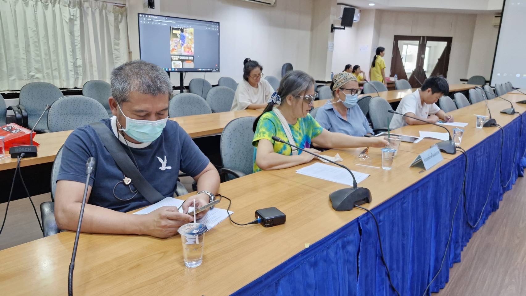 🙋‍♀️🛍️ พช.ชลบุรี จัดประชุมคัดเลือกผู้ประกอบการ OTOP ร่วมงาน “OTOP City 2024” ครั้งที่ 1/2567