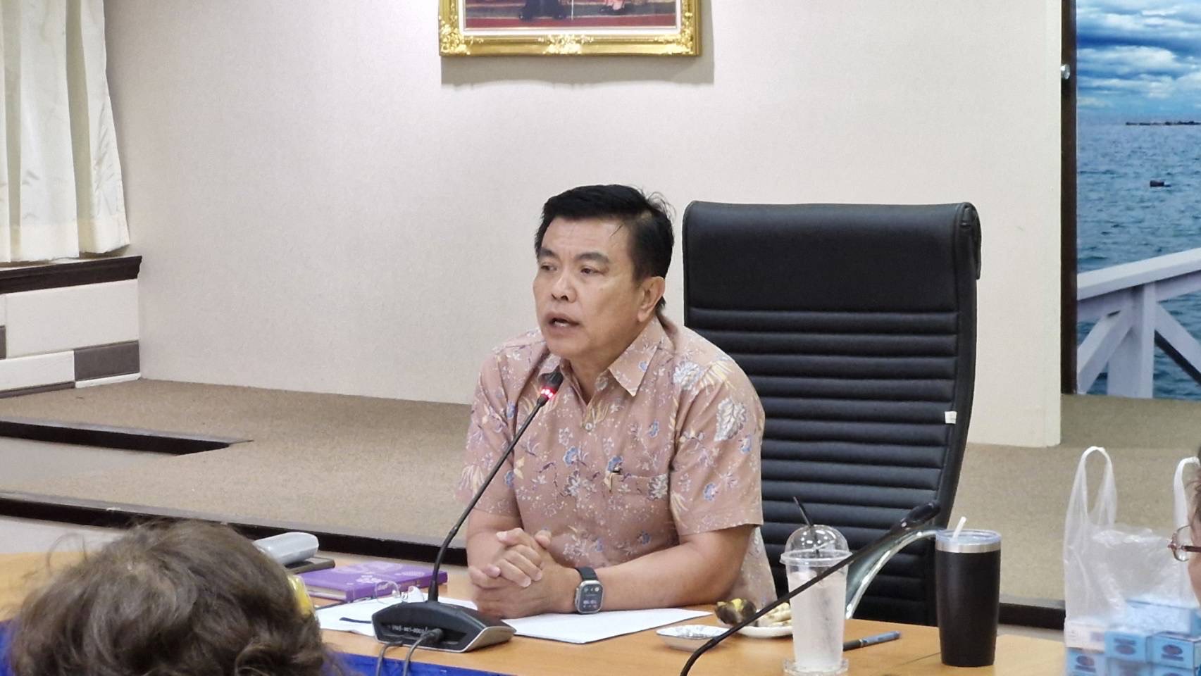 🙋‍♀️🛍️ พช.ชลบุรี จัดประชุมคัดเลือกผู้ประกอบการ OTOP ร่วมงาน “OTOP City 2024” ครั้งที่ 1/2567