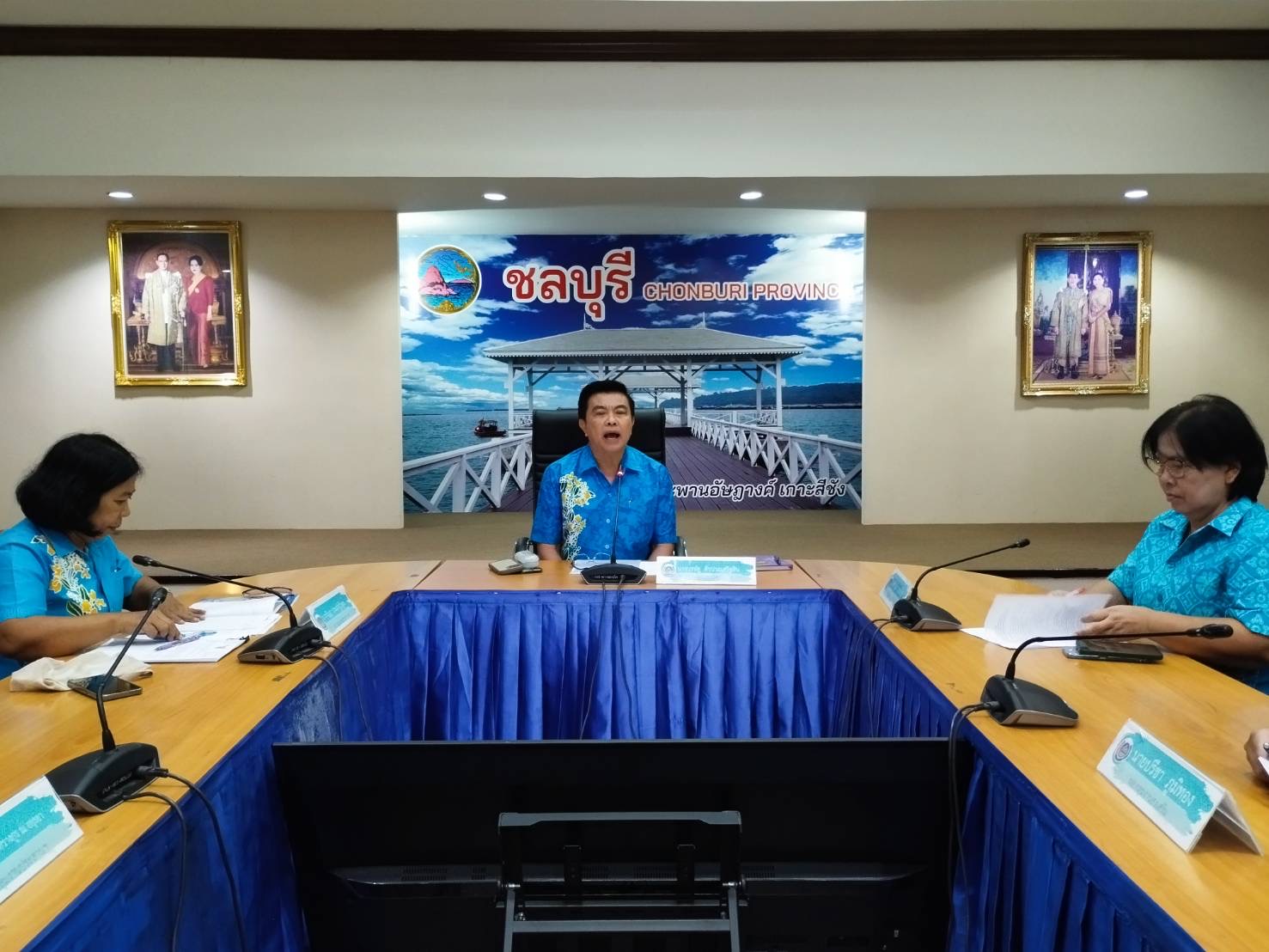 🩵🩵 พช.ชลบุรี จัดประชุมเตรียมความพร้อม “๒๕ พฤศจิกายน วันกองทุนแม่ของแผ่นดิน” และพิธีมอบเงินพระราชทานขวัญถุงกองทุนแม่ของแผ่นดินจังหวัดชลบุรี ประจำปี 2567