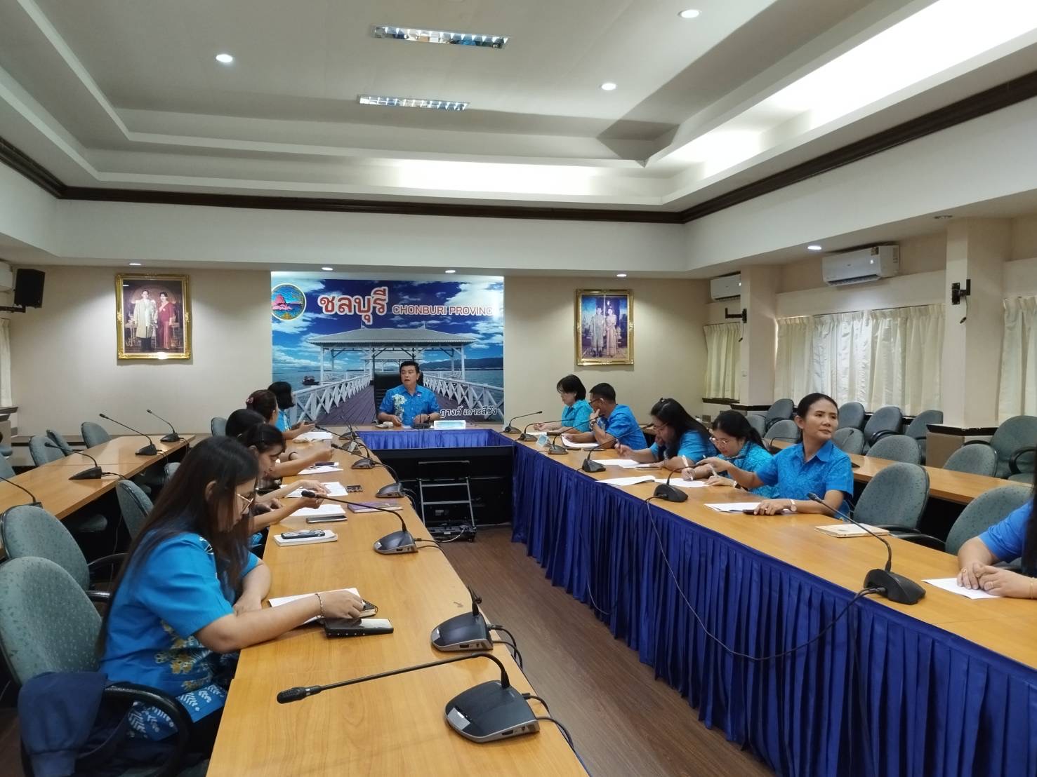 🩵🩵 พช.ชลบุรี จัดประชุมเตรียมความพร้อม “๒๕ พฤศจิกายน วันกองทุนแม่ของแผ่นดิน” และพิธีมอบเงินพระราชทานขวัญถุงกองทุนแม่ของแผ่นดินจังหวัดชลบุรี ประจำปี 2567