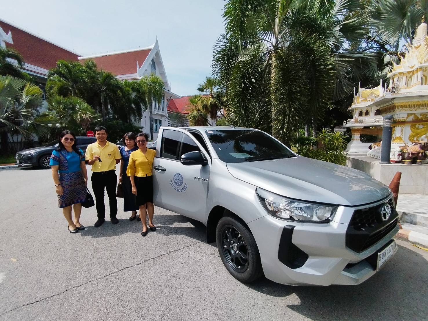 🚘 พช.ชลบุรี ส่งมอบรถราชการ เพื่อการพัฒนาชุมชน