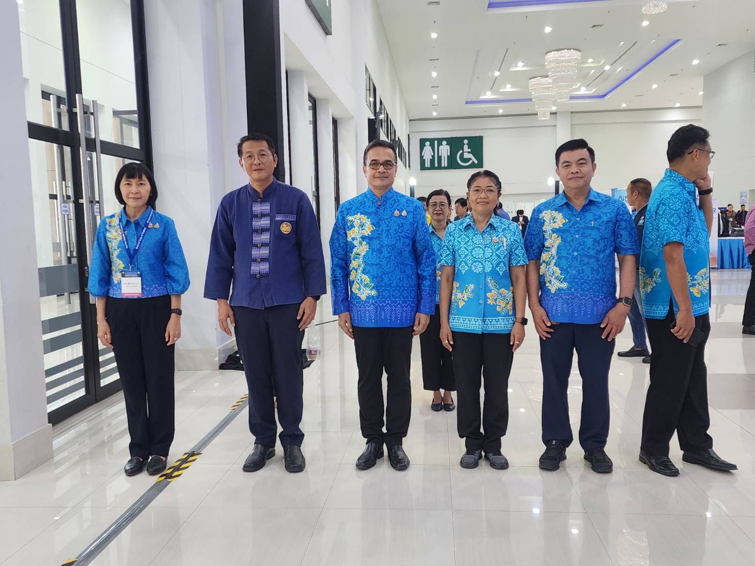 🎉 พช.ชลบุรี ร่วมงานสัมมนาหอการค้าทั่วประเทศ ครั้งที่ 42