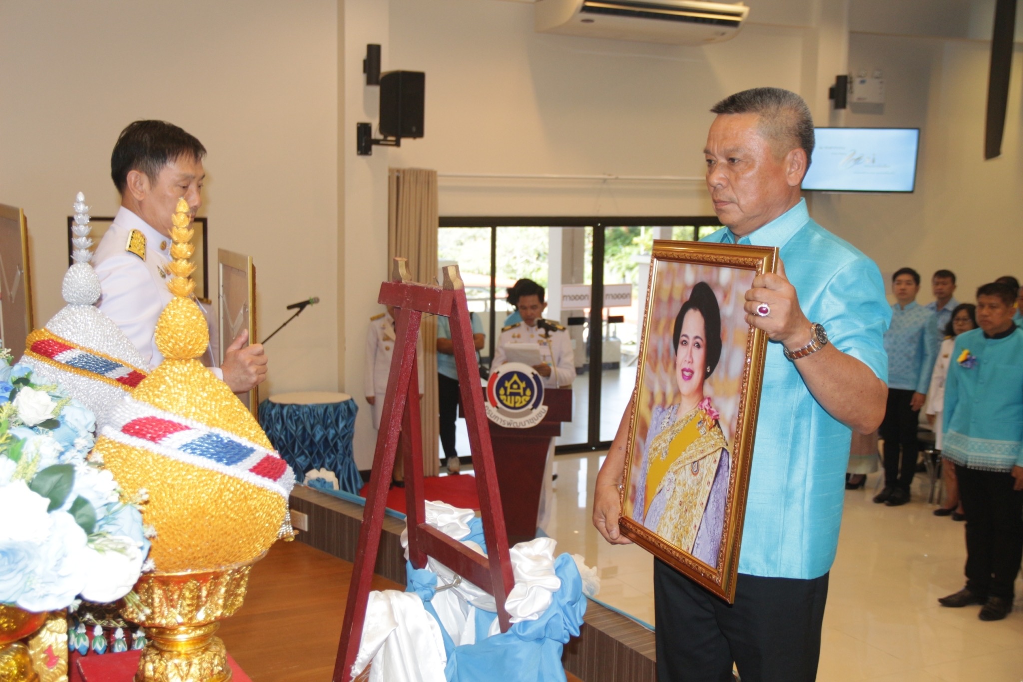 สุดยิ่งใหญ่ พช.ชลบุรี จัดพิธีพระราชทานเงินขวัญถุงกองทุนแม่ของแผ่นดินจังหวัดชลบุรี ประจำปี 2567
