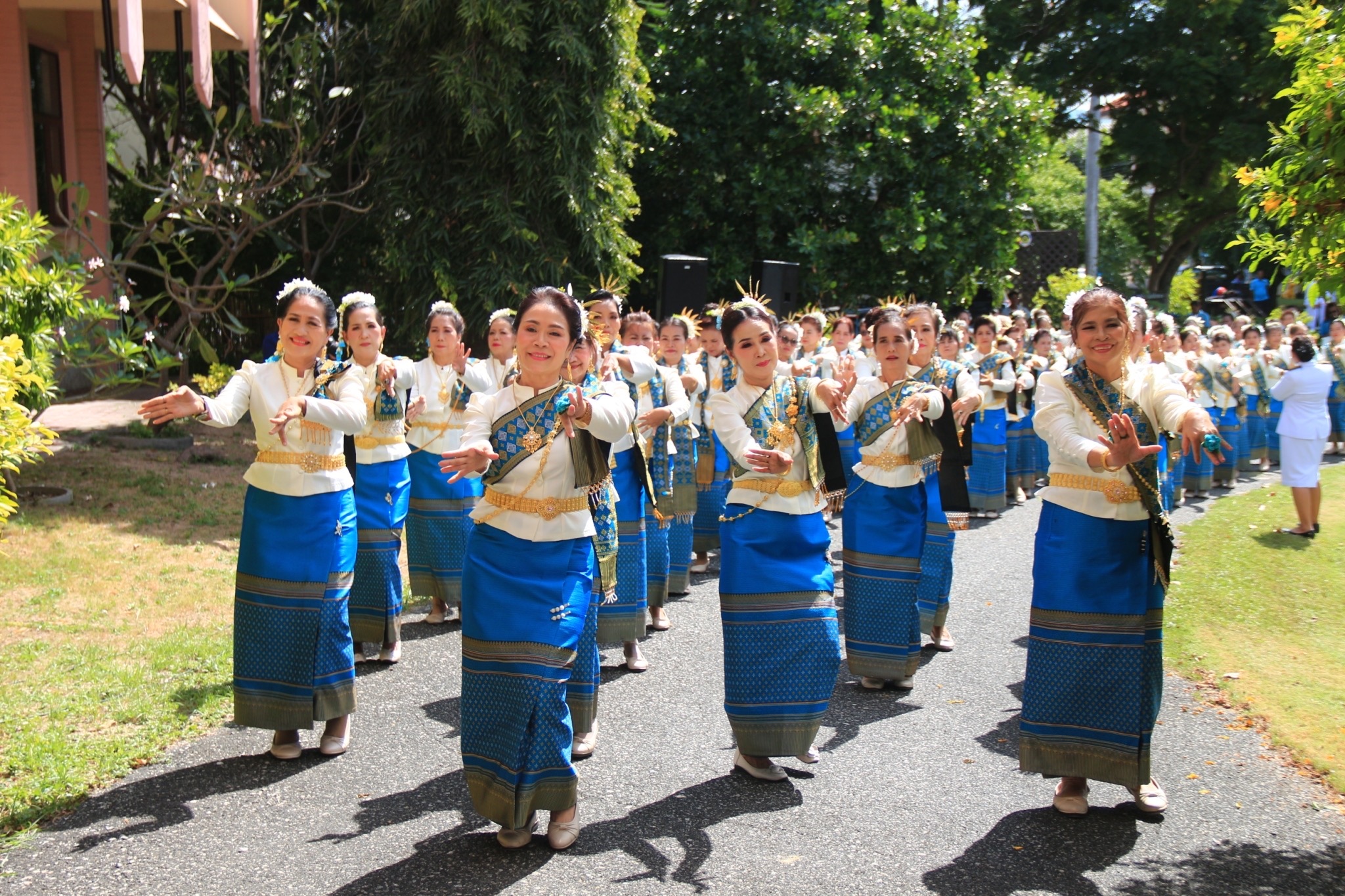 สุดยิ่งใหญ่ พช.ชลบุรี จัดพิธีพระราชทานเงินขวัญถุงกองทุนแม่ของแผ่นดินจังหวัดชลบุรี ประจำปี 2567