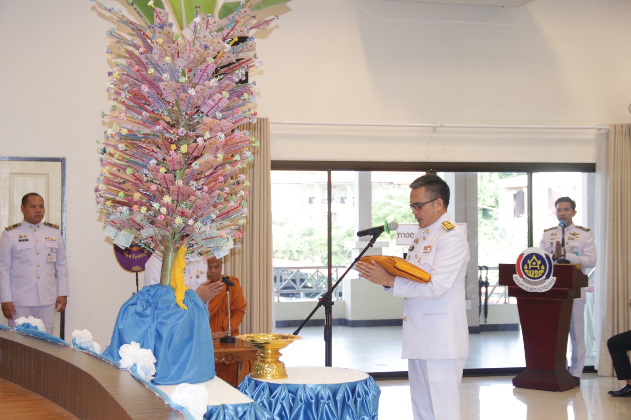 🩵🎉 พช.ชลบุรี จัดกิจกรรมวันกองทุนแม่ของแผ่นดิน “๒ ทศวรรษ กองทุนแม่ของผ่นดิน ครอบครัวอบอุ่น ชุมชนเข้มแข็ง”