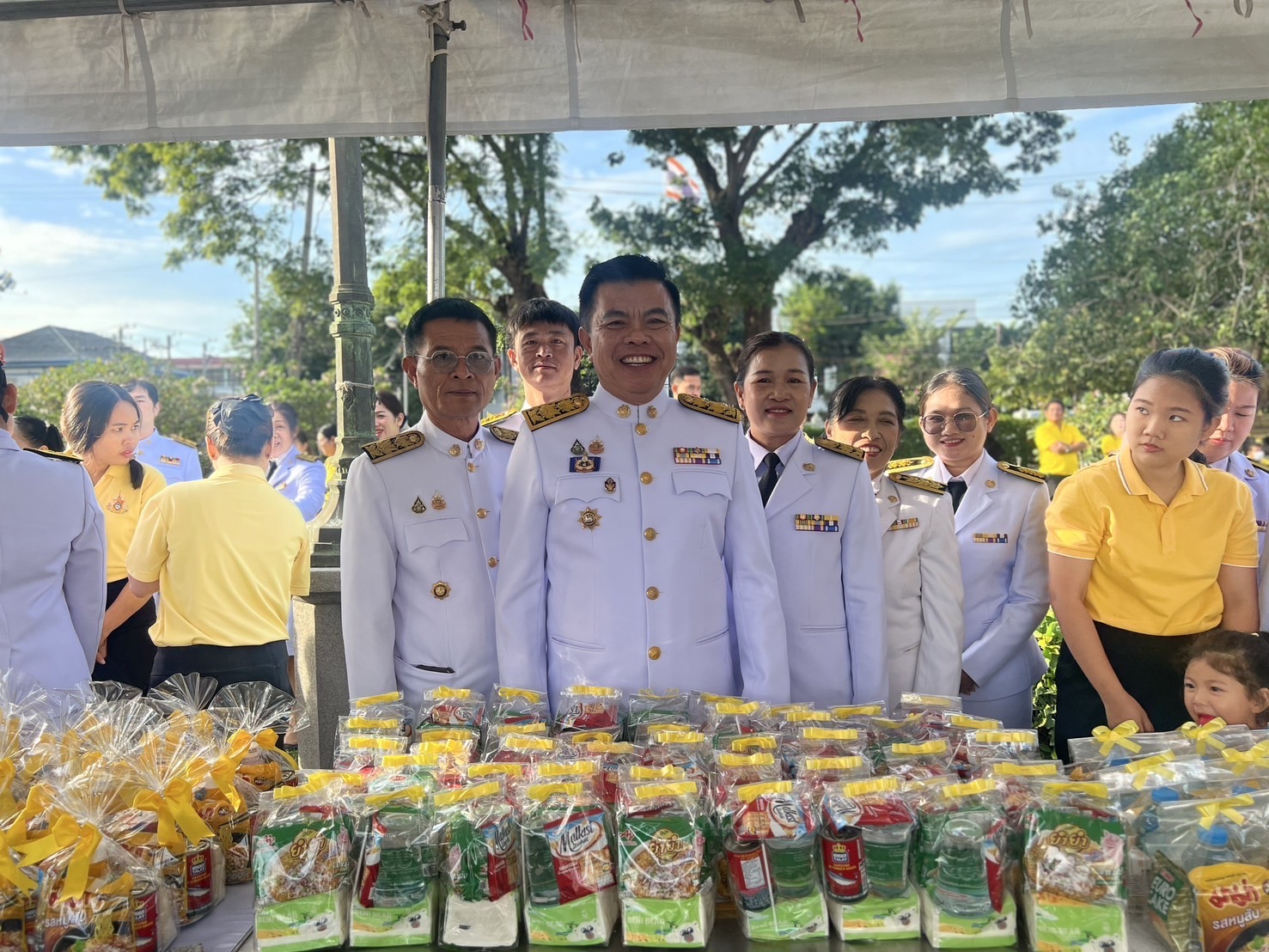 💛💛 พช.ชลบุรี ร่วมกิจกรรมเนื่องในวันคล้ายวันพระบรมราชสมภพ พระบาทสมเด็จพระบรมชนกาธิเบศร มหาภูมิพลอดุลยเดชมหาราช บรมนาถบพิตร วันชาติ และวันพ่อแห่งชาติ 5 ธันวาคม 2567 จังหวัดชลบุรี