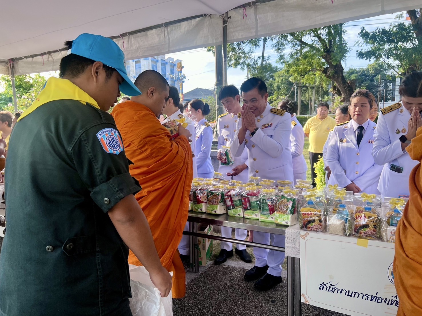 💛💛 พช.ชลบุรี ร่วมกิจกรรมเนื่องในวันคล้ายวันพระบรมราชสมภพ พระบาทสมเด็จพระบรมชนกาธิเบศร มหาภูมิพลอดุลยเดชมหาราช บรมนาถบพิตร วันชาติ และวันพ่อแห่งชาติ 5 ธันวาคม 2567 จังหวัดชลบุรี