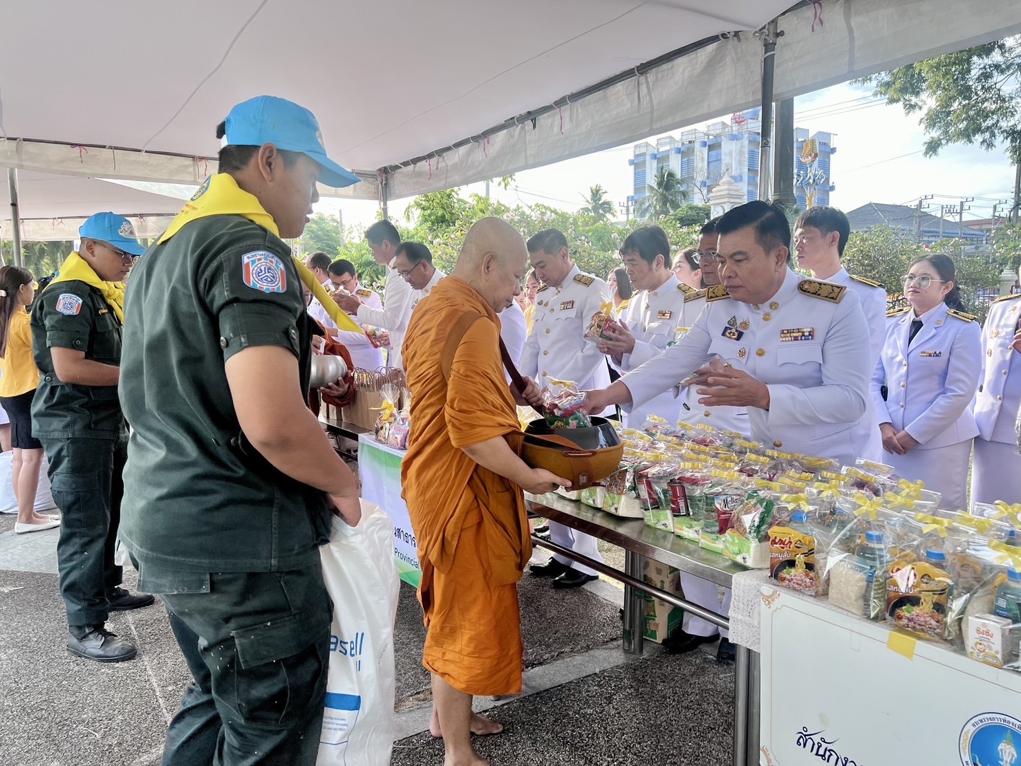 💛💛 พช.ชลบุรี ร่วมกิจกรรมเนื่องในวันคล้ายวันพระบรมราชสมภพ พระบาทสมเด็จพระบรมชนกาธิเบศร มหาภูมิพลอดุลยเดชมหาราช บรมนาถบพิตร วันชาติ และวันพ่อแห่งชาติ 5 ธันวาคม 2567 จังหวัดชลบุรี