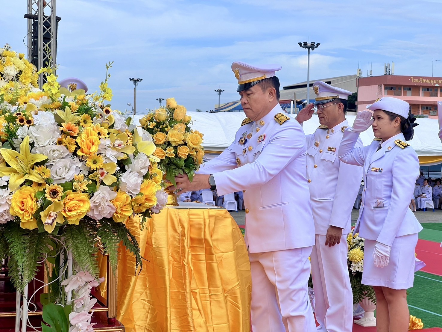 💛💛 พช.ชลบุรี ร่วมกิจกรรมเนื่องในวันคล้ายวันพระบรมราชสมภพ พระบาทสมเด็จพระบรมชนกาธิเบศร มหาภูมิพลอดุลยเดชมหาราช บรมนาถบพิตร วันชาติ และวันพ่อแห่งชาติ 5 ธันวาคม 2567 จังหวัดชลบุรี