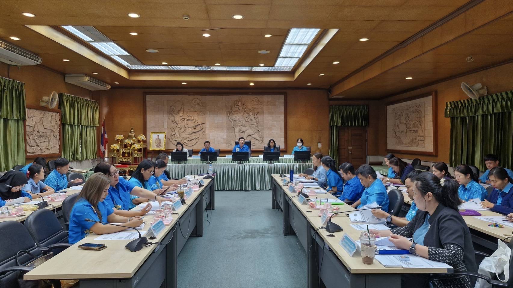 👍 พช.ชลบุรี ประชุมชี้แจงแนวทางการดำเนินกิจกรรมตามแผนการปฏิบัติงานและแผนการใช้จ่ายงบประมาณ ประจำปีงบปีะมาณ พ.ศ. 2568