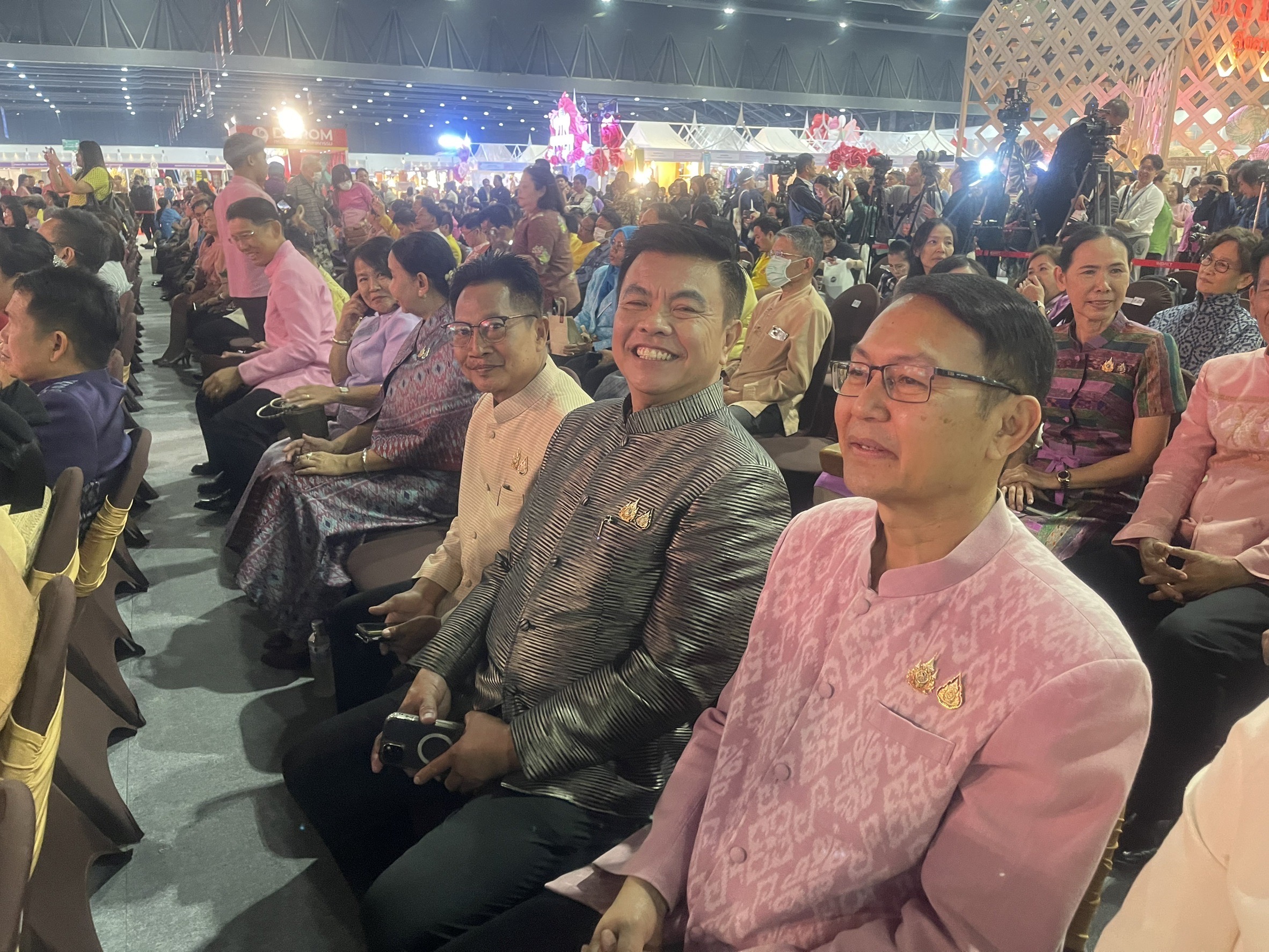 🎉👍 จังหวัดชลบุรี เข้าร่วมพิธีเปิดงาน OTOP City 2024