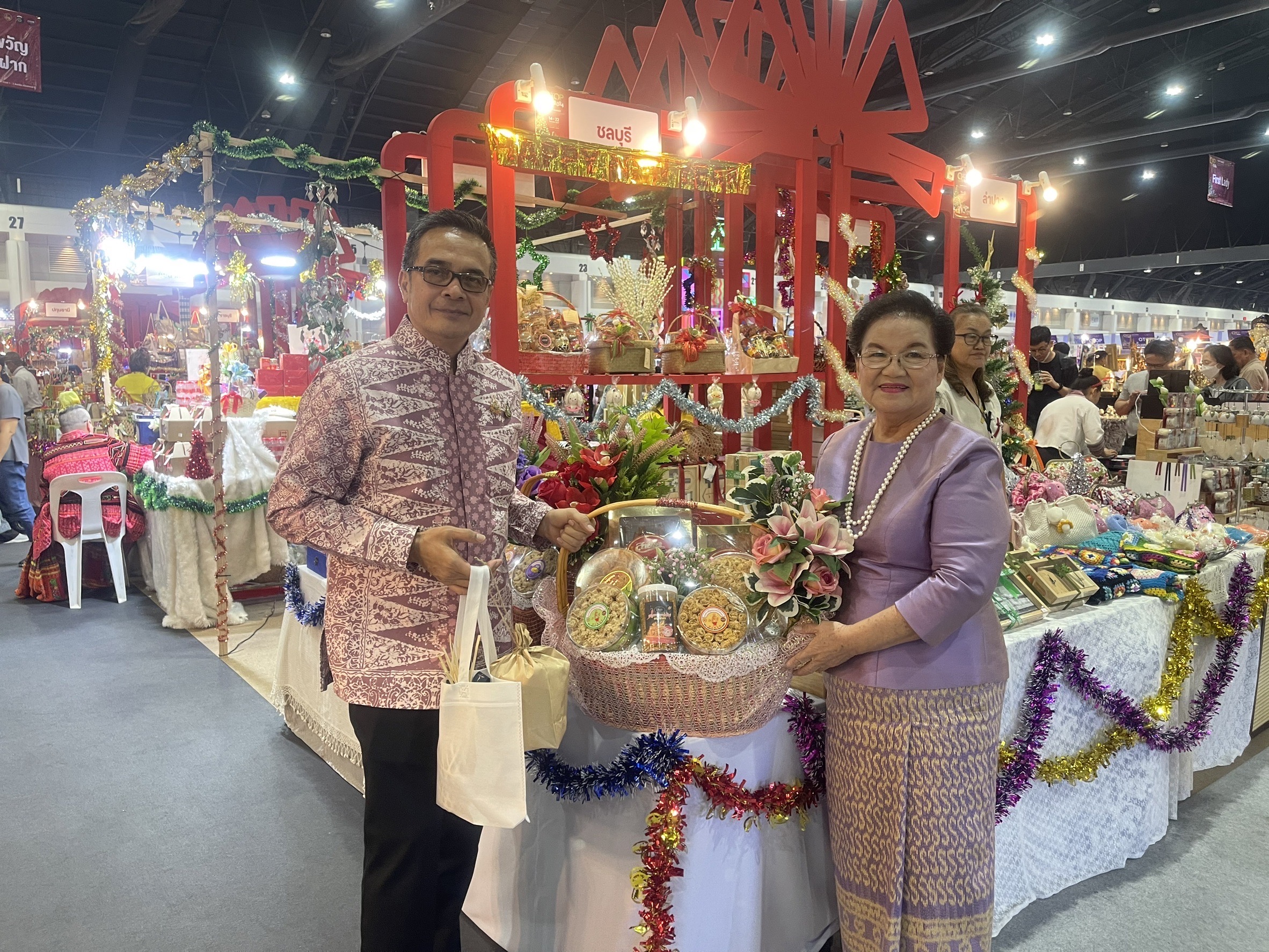 🎉👍 จังหวัดชลบุรี เข้าร่วมพิธีเปิดงาน OTOP City 2024