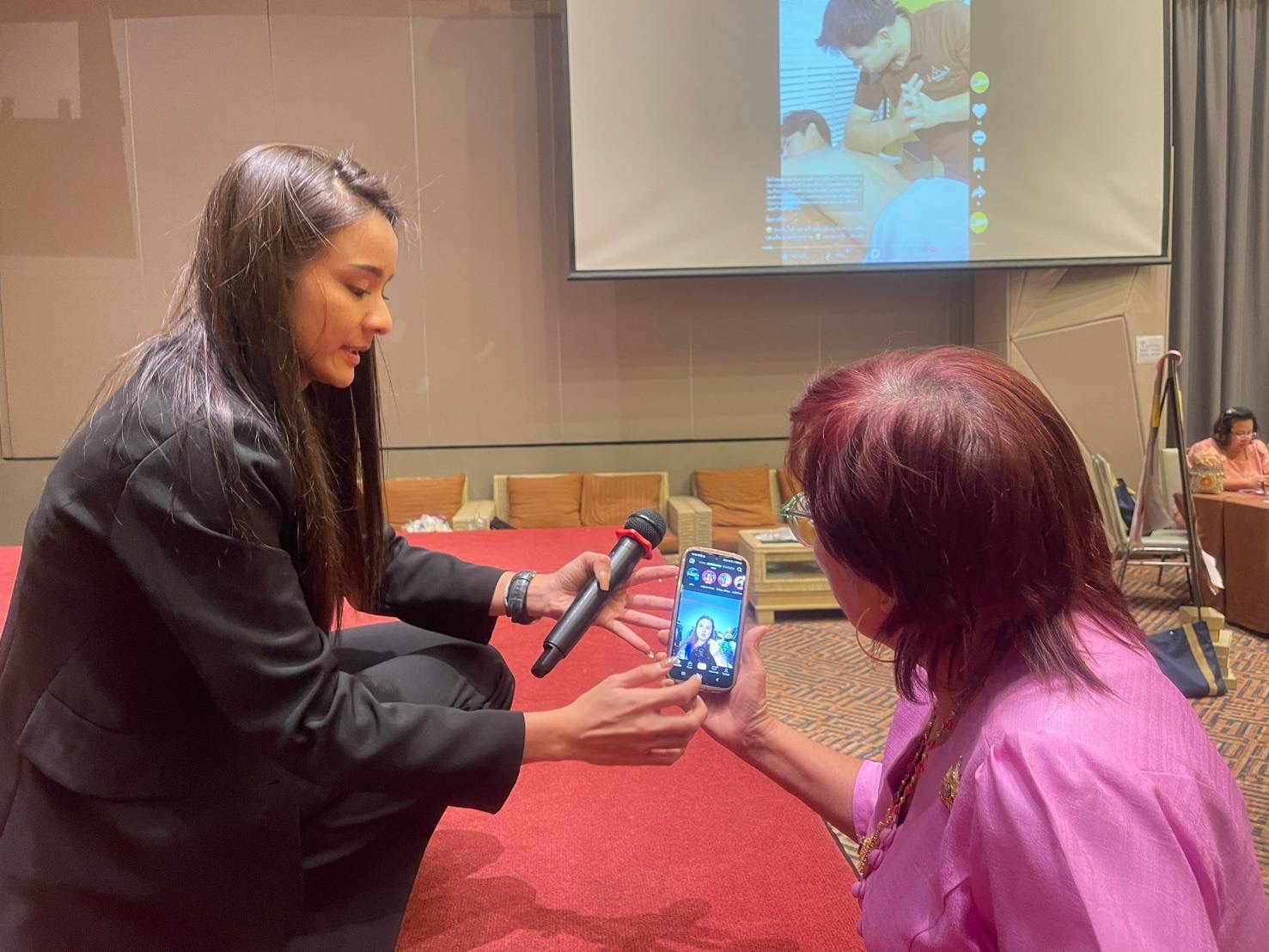 👍 พช.ชลบุรี ดำเนินโครงการประชุมเชิงปฏิบัติการพัฒนาศักยภาพเครือข่ายกลุ่มอาชีพ และผู้ผลิต ผู้ประกอบการ หนึ่งตำบล หนึ่งผลิตภัณฑ์ ระดับจังหวัด