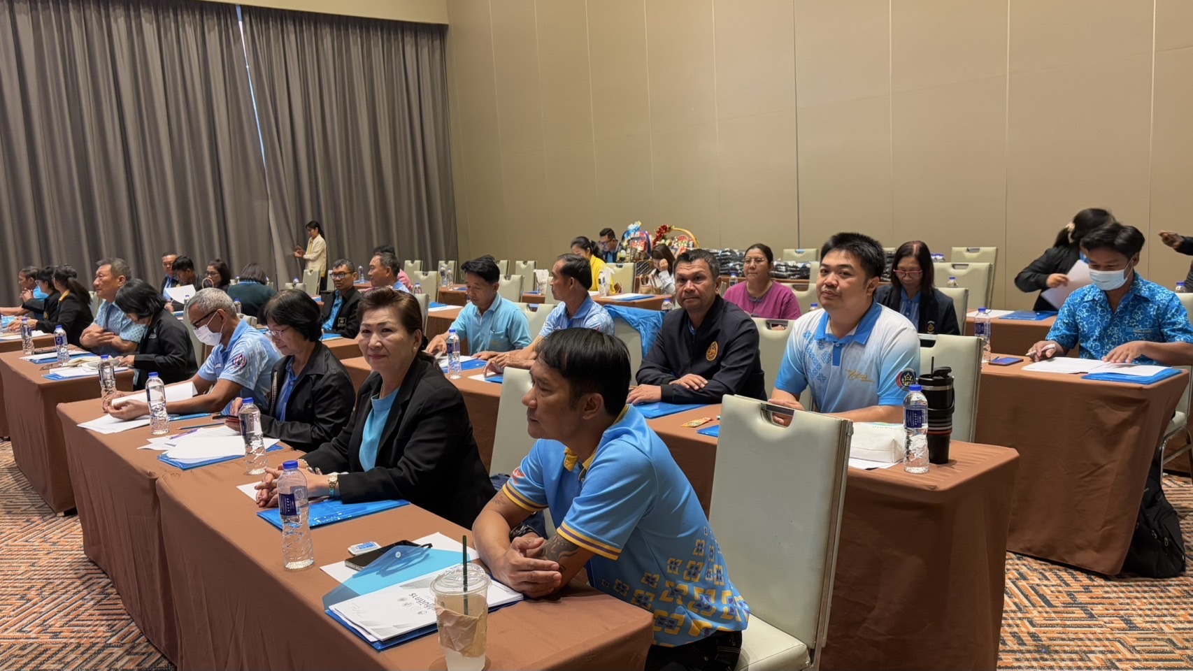 📣🩵🩵 พช.ชลบุรี จัดประชุมคณะกรรมการเครือข่ายกองทุนแม่ของแผ่นดินหนุนเสริมความเข้มแข็งหมู่บ้าน/ชุมชน สู่การเป็นพื้นที่ปลอดภัยจากยาเสพติด