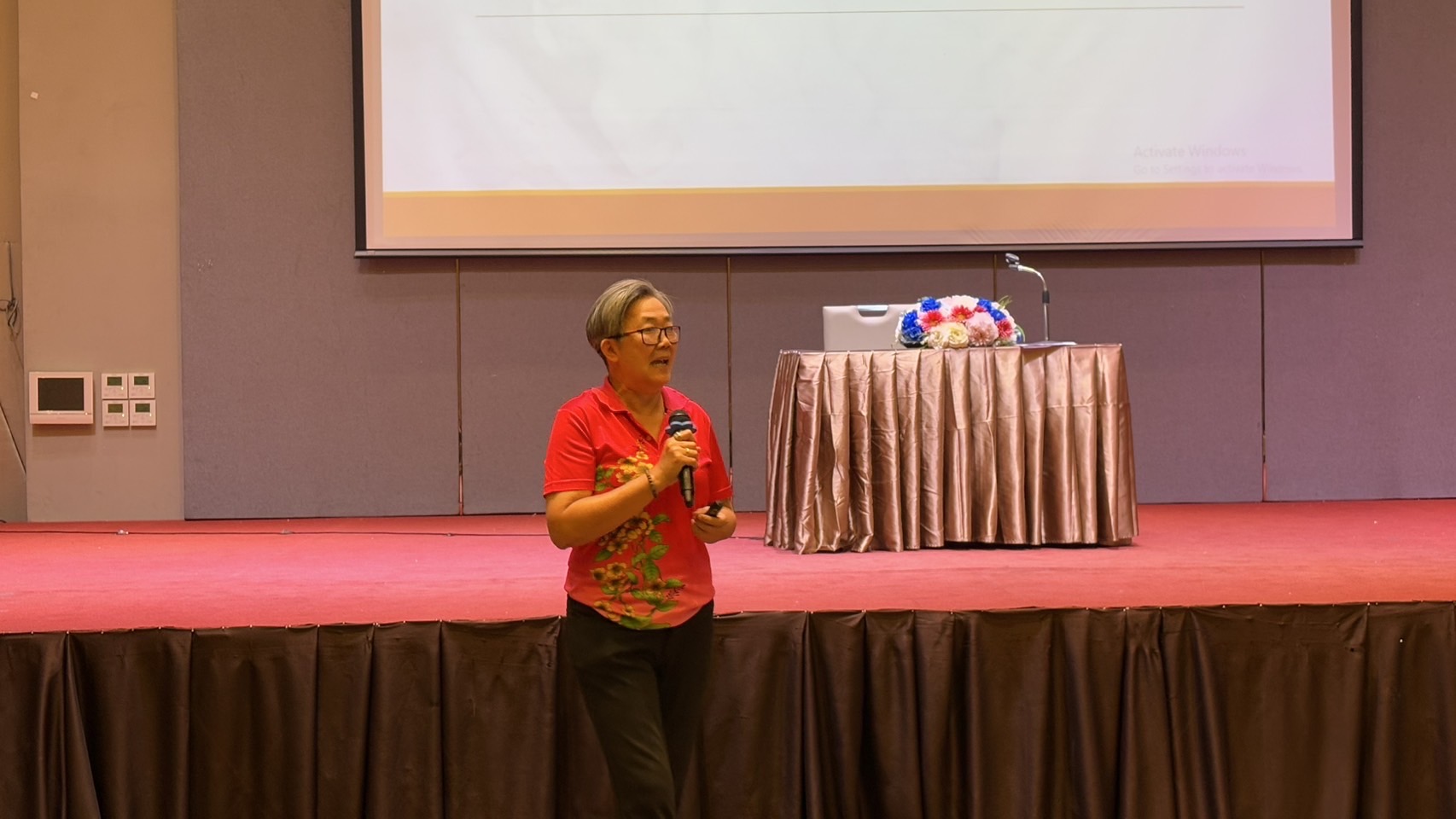 📣🩵🩵 พช.ชลบุรี จัดประชุมคณะกรรมการเครือข่ายกองทุนแม่ของแผ่นดินหนุนเสริมความเข้มแข็งหมู่บ้าน/ชุมชน สู่การเป็นพื้นที่ปลอดภัยจากยาเสพติด