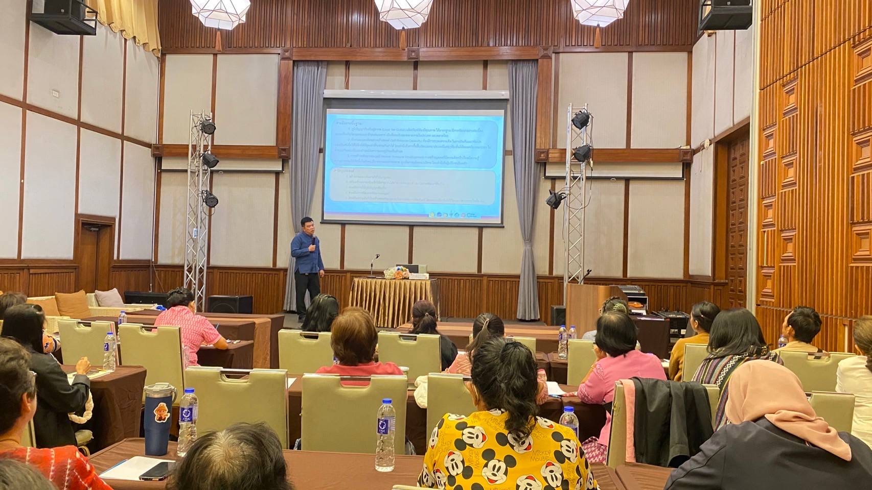 📣🎊 พช.ชลบุรี ดำเนินโครงการส่งเสริมกระบวนการเครือข่ายองค์ความรู้ (Knowledge – Based OTOP : KBO) กิจกรรมพัฒนาศักยภาพเครือข่ายองค์ความรู้ (Knowledge – Based OTOP : KBO) จังหวัด