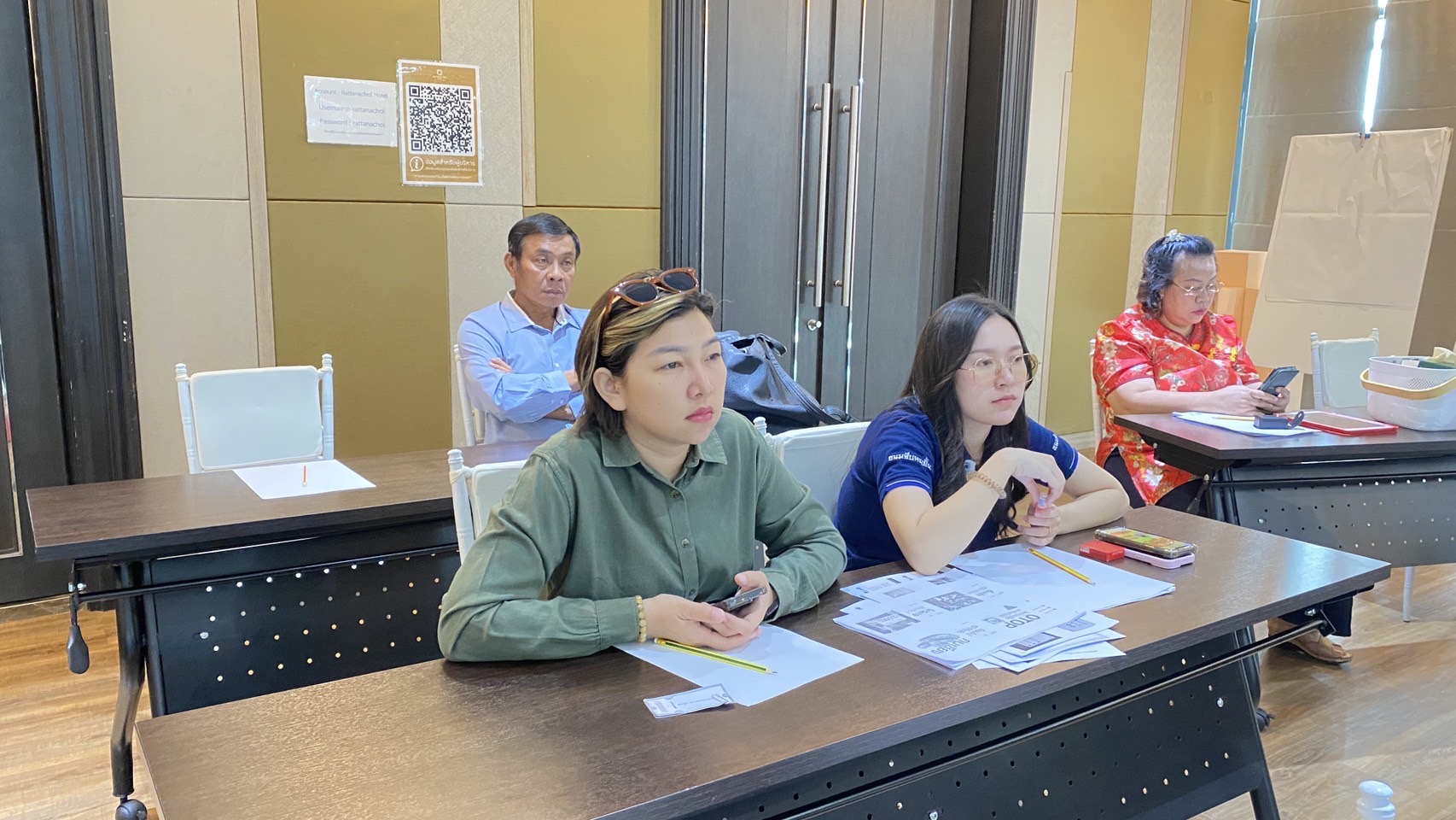 💯🏅สำนักงานพัฒนาชุมชนจังหวัดชลบุรี ดำเนินการจัดประชุมเชิงปฏิบัติการโครงการพัฒนาผลิตภัณฑ์ OTOP กลุ่มปรับตัวสู่การพัฒนา (Quadrant D) ให้มีคุณภาพมาตรฐาน ประจำปีงบประมาณ พ.ศ.2568