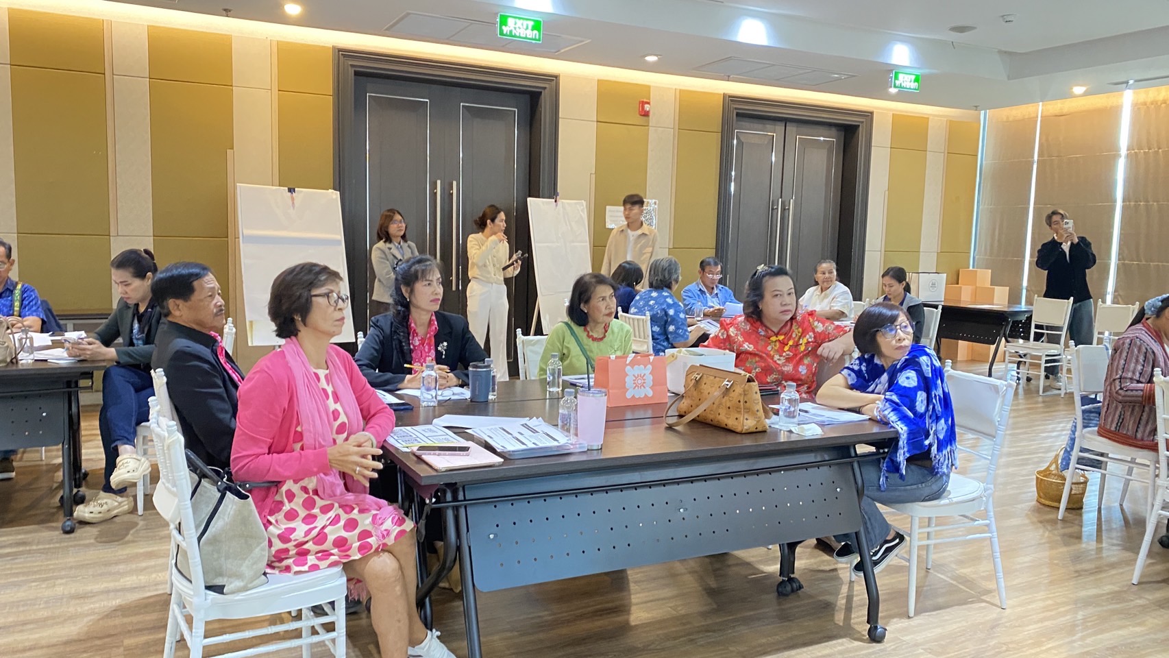 💯🏅สำนักงานพัฒนาชุมชนจังหวัดชลบุรี ดำเนินการจัดประชุมเชิงปฏิบัติการโครงการพัฒนาผลิตภัณฑ์ OTOP กลุ่มปรับตัวสู่การพัฒนา (Quadrant D) ให้มีคุณภาพมาตรฐาน ประจำปีงบประมาณ พ.ศ.2568