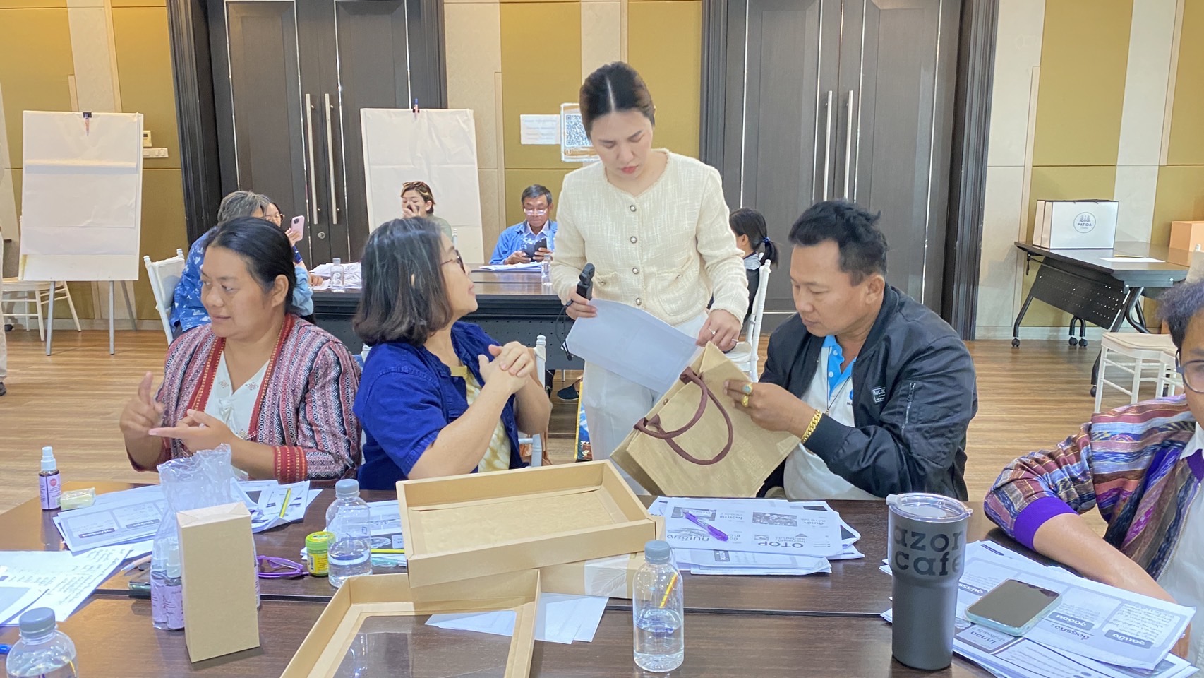 💯🏅สำนักงานพัฒนาชุมชนจังหวัดชลบุรี ดำเนินการจัดประชุมเชิงปฏิบัติการโครงการพัฒนาผลิตภัณฑ์ OTOP กลุ่มปรับตัวสู่การพัฒนา (Quadrant D) ให้มีคุณภาพมาตรฐาน ประจำปีงบประมาณ พ.ศ.2568