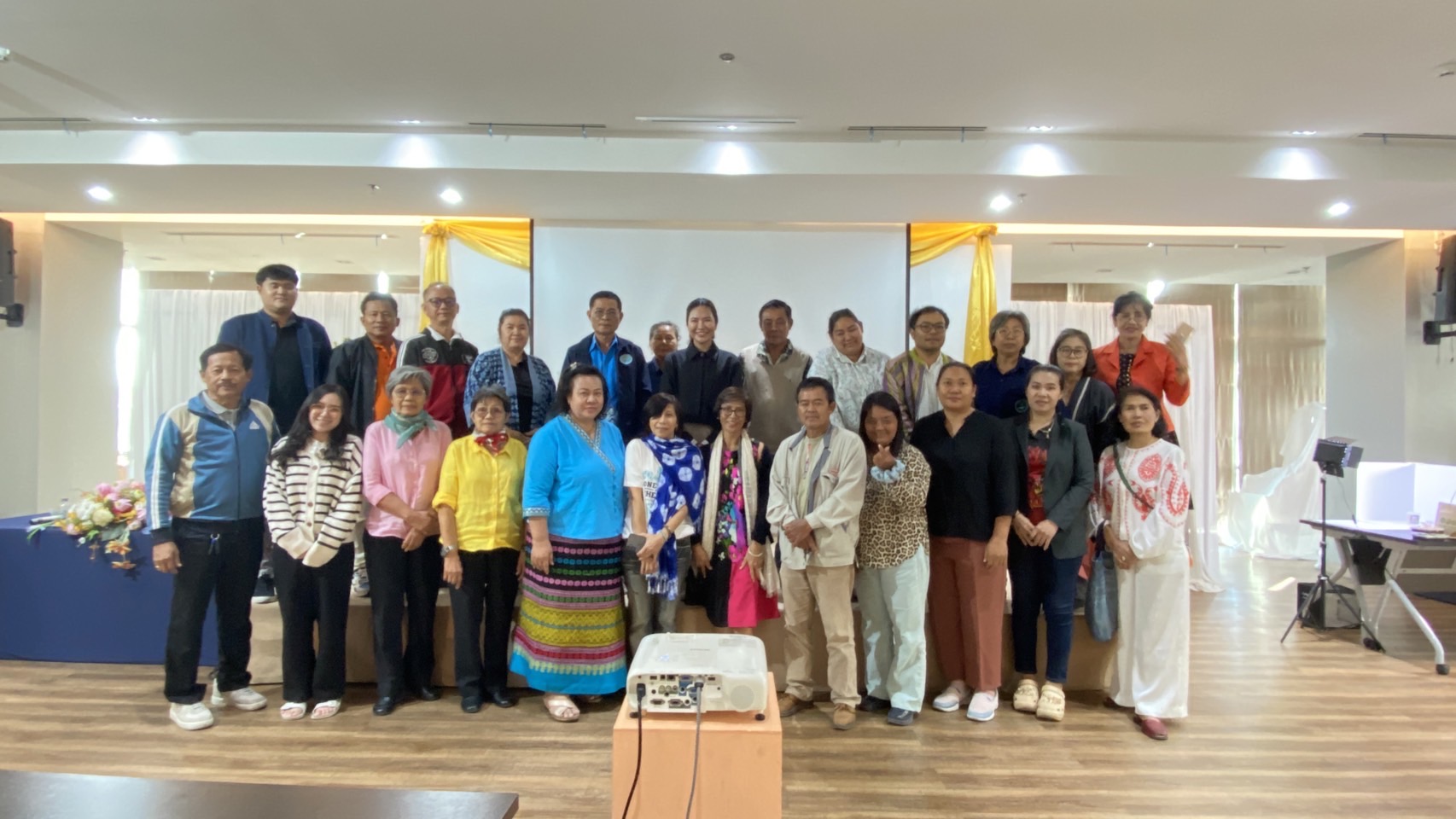 💯🏅สำนักงานพัฒนาชุมชนจังหวัดชลบุรี ดำเนินการจัดประชุมเชิงปฏิบัติการโครงการพัฒนาผลิตภัณฑ์ OTOP กลุ่มปรับตัวสู่การพัฒนา (Quadrant D) ให้มีคุณภาพมาตรฐาน ประจำปีงบประมาณ พ.ศ.2568