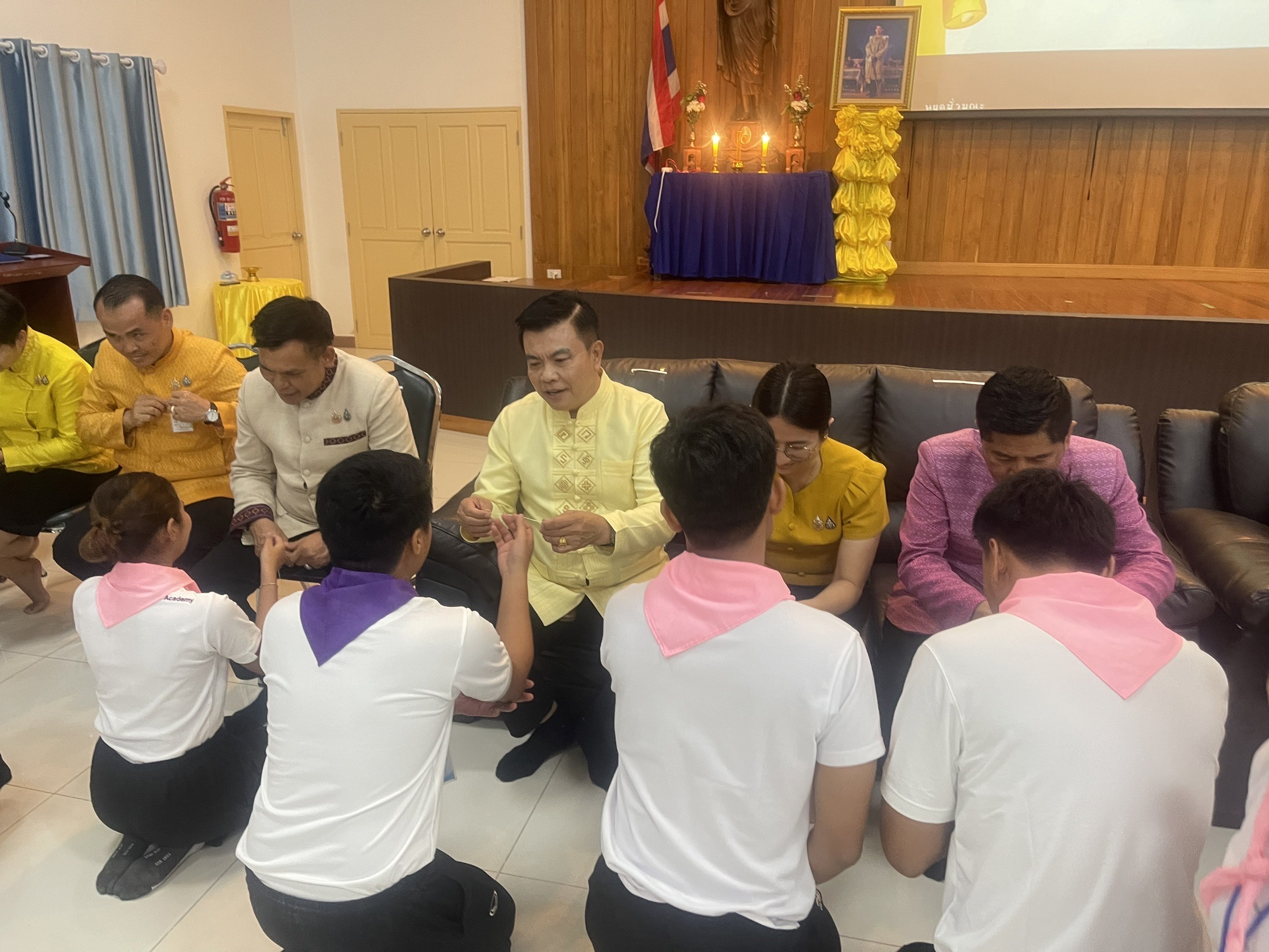 🏫 พช.ชลบุรี ร่วมพิธีเปิดบ้านต้อนรับนักพัฒนา รุ่นที่ 130