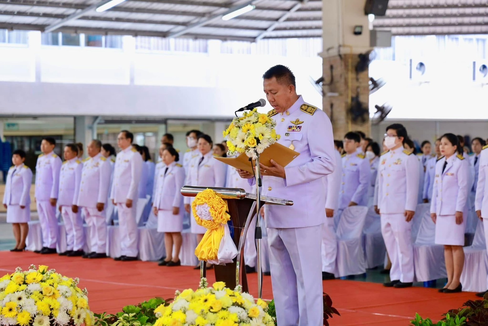 💐 พช.ชลบุรี ร่วมพิธีวางพานพุ่มถวายเครื่องราชสักการะ เนื่องในวันระลึกพระบาทสมเด็จพระพุทธเลิศหล้านภาลัย