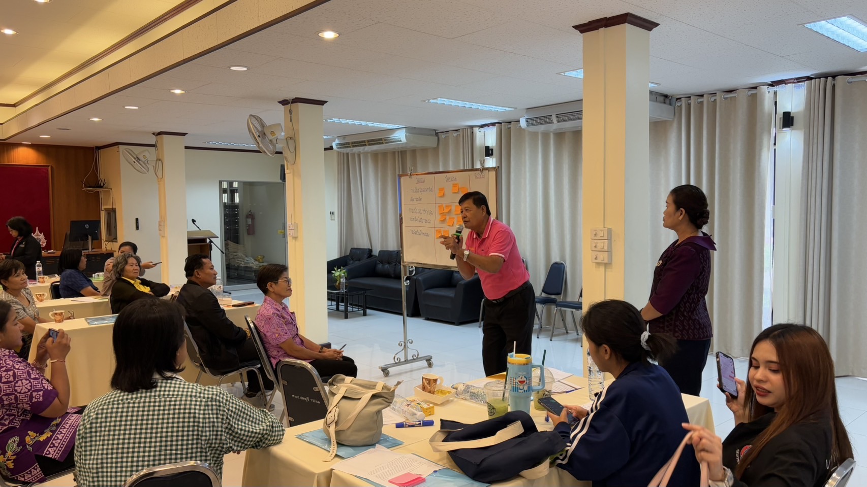 📣📣 พช.ชลบุรี จัดประชุมเชิงปฏิบัติการเสริมศักยภาพการขับเคลื่อนการออมและพัฒนาทักษะทางการเงิน (Financial Literacy) ระดับจังหวัด