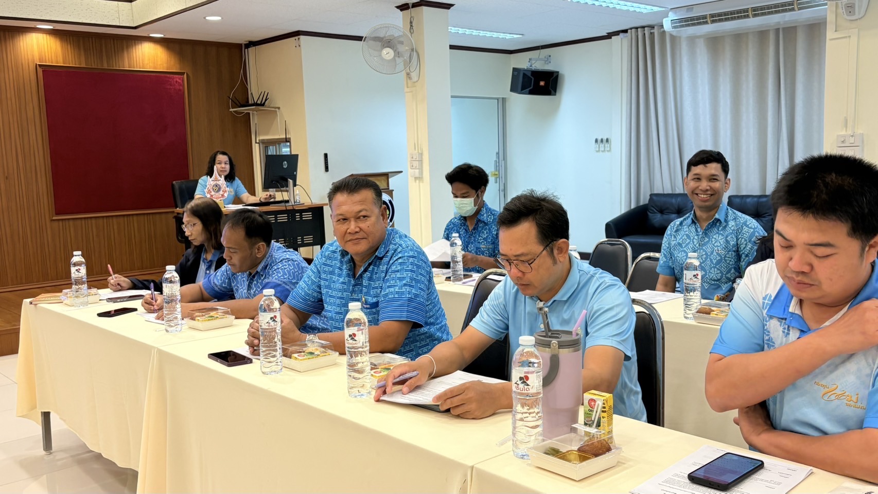 🌟🩵 พช.ชลบุรี ประชุมคณะกรรมการเครือข่ายกองทุนแม่ของแผ่นดินจังหวัดชลบุรี ครั้งที่ 1/2568