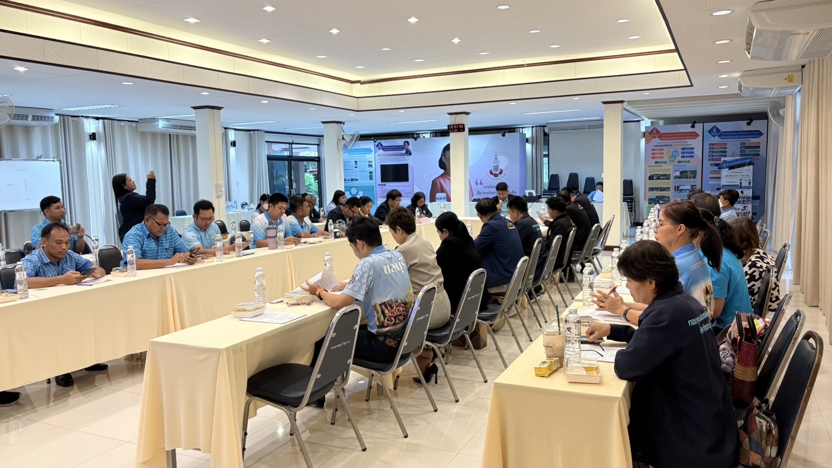 🌟🩵 พช.ชลบุรี ประชุมคณะกรรมการเครือข่ายกองทุนแม่ของแผ่นดินจังหวัดชลบุรี ครั้งที่ 1/2568