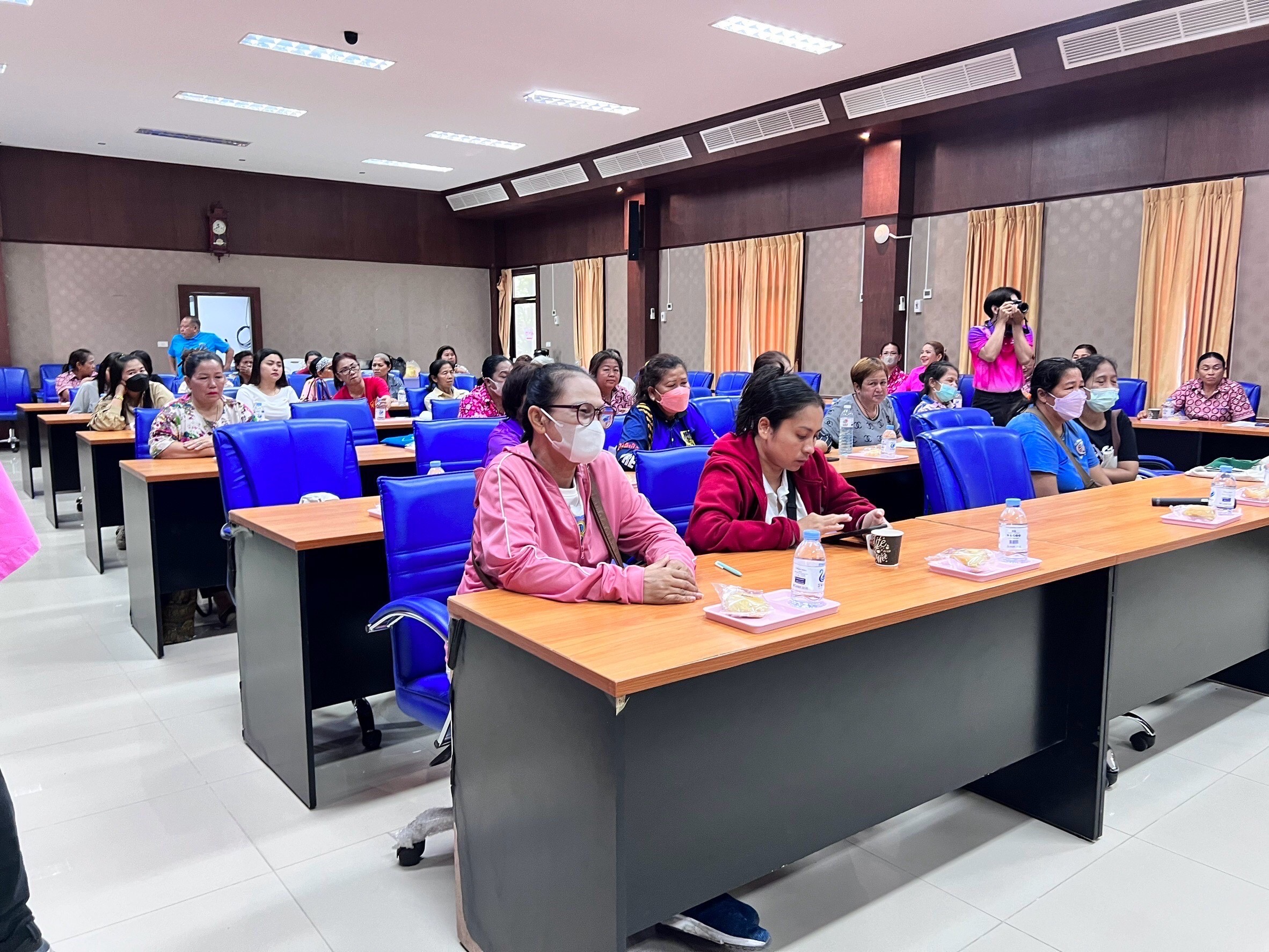 📕📕 พช.ชลบุรี ติดตามหนี้กองทุนพัฒนาบทบาทสตรีจังหวัดชลบุรี