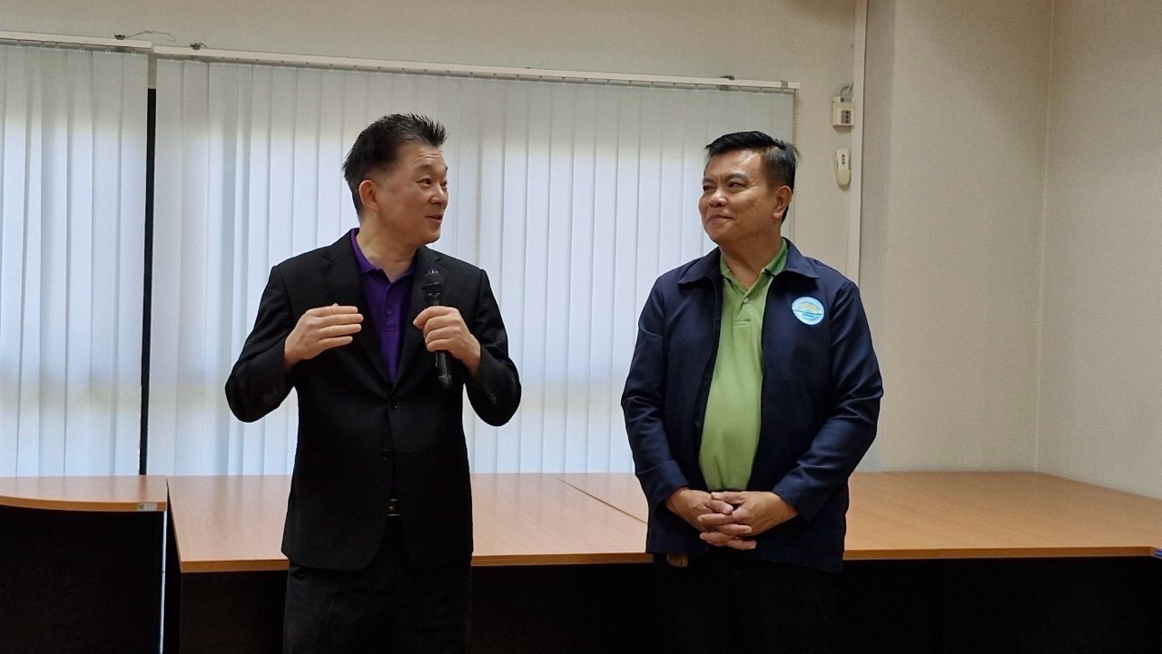 ⚖️👨🏻‍⚖️💁🏻‍♀️ พช.ชลบุรี ดำเนินการไกล่เกลี่ยแก้หนี้กองทุนพัฒนาบทบาทสตรี