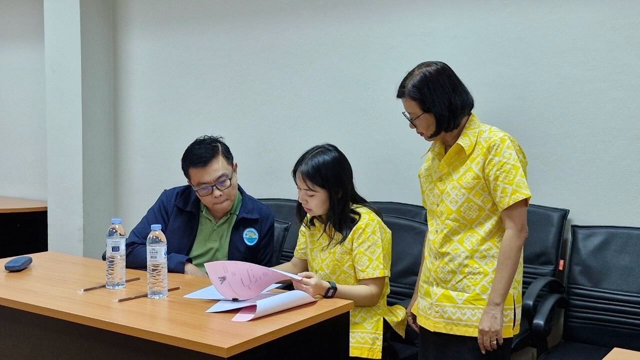 ⚖️👨🏻‍⚖️💁🏻‍♀️ พช.ชลบุรี ดำเนินการไกล่เกลี่ยแก้หนี้กองทุนพัฒนาบทบาทสตรี