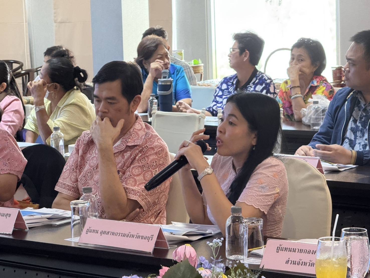 🌟 จังหวัดชลบุรี ดำเนินกิจกรรมจัดเวทีคัดเลือกผู้ผลิต ผู้ประกอบการ OTOP ที่มีความโดดเด่น มีนวัตกรรม ภายใต้โครงการส่งเสริมกระบวนการเครือข่ายองค์ความรู้ (Knowledge – Base OTOP : KBO)