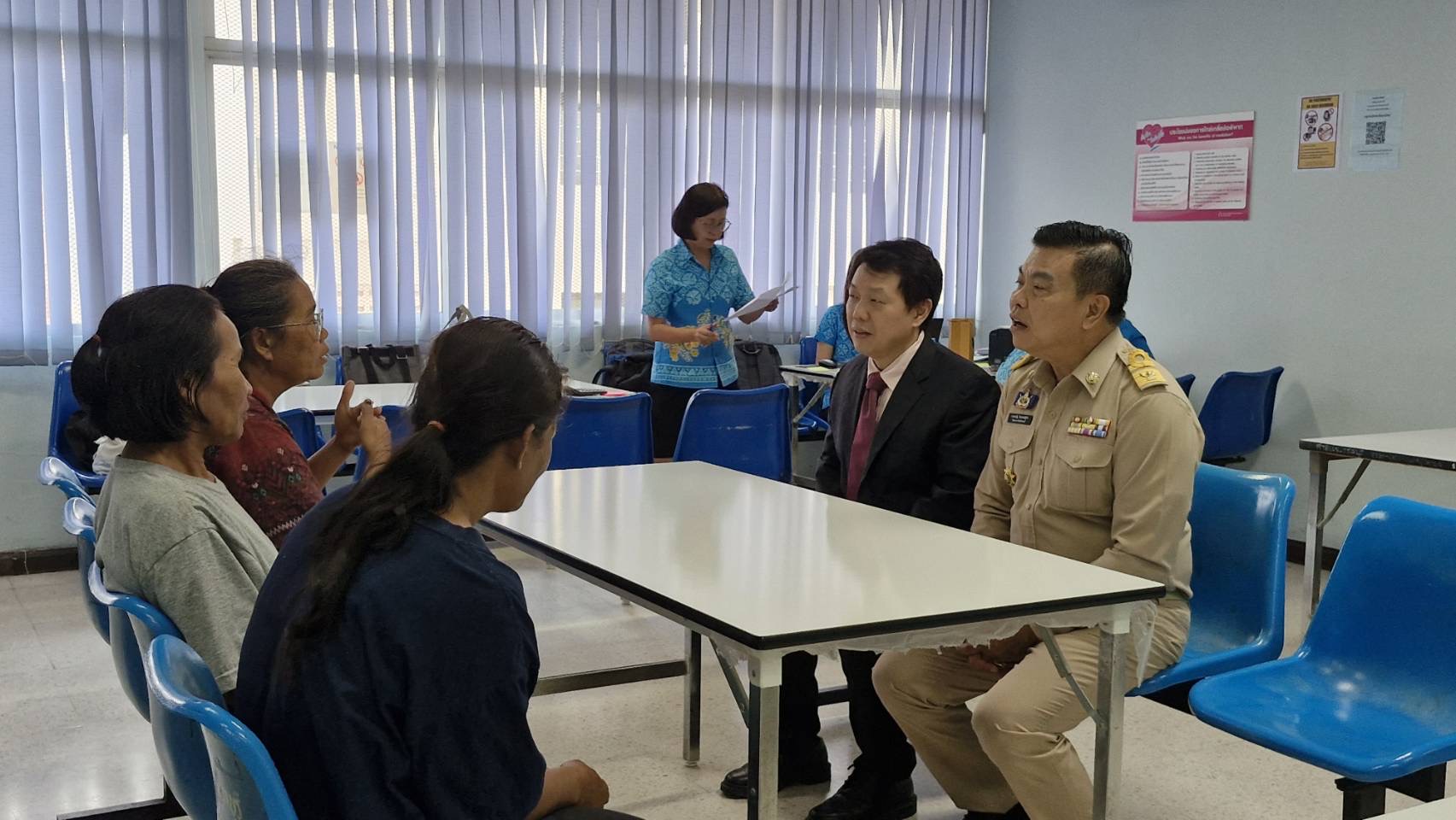 ⚖️👨🏻‍⚖️💁🏻‍♀️ พช.ชลบุรี ดำเนินการไกล่เกลี่ยแก้หนี้กองทุนพัฒนาบทบาทสตรี