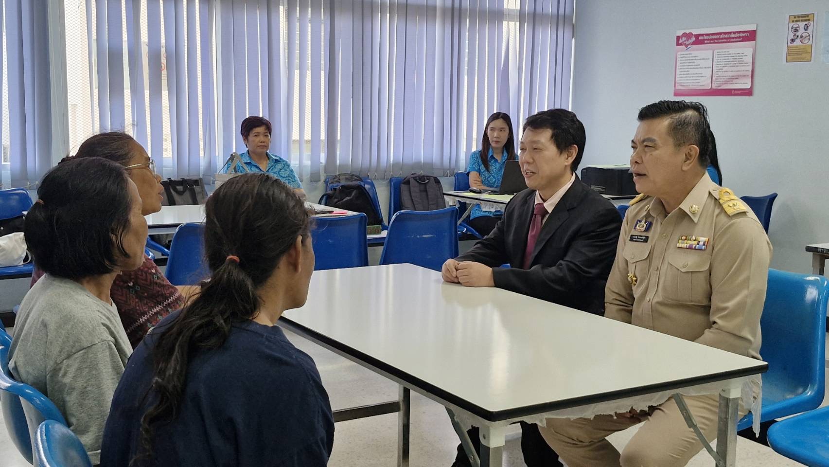 ⚖️👨🏻‍⚖️💁🏻‍♀️ พช.ชลบุรี ดำเนินการไกล่เกลี่ยแก้หนี้กองทุนพัฒนาบทบาทสตรี