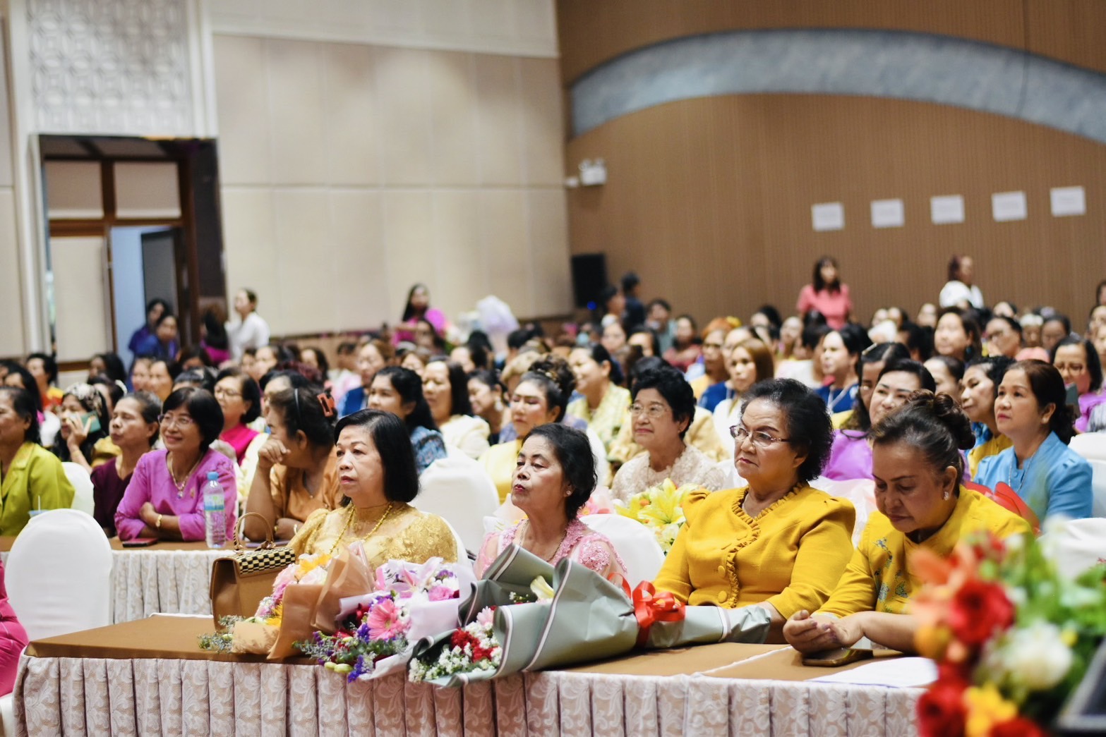 🌊 พช.ชลบุรี ร่วมจัดโครงการสัมมนาเชิงปฏิบัติการสตรีชลบุรี หยุดความรุนแรงในครอบครัว พัฒนาตัวสร้างภาวะผู้นำ Leadership เนื่องในวันสตรีสากล 💁🏻‍♀️🩷