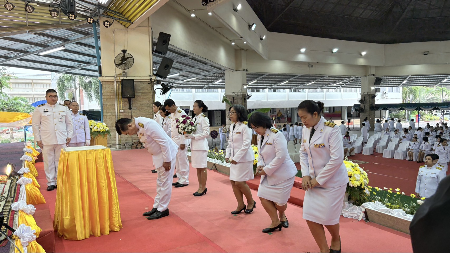 💐👍🏻 พช.ชลบุรี ร่วมพิธีถวายราชสักการะเนื่องในวันที่ระลึกพระบาทสมเด็จพระนั่งเกล้าเจ้าอยู่หัว พระมหาเจษฎาราชเจ้า และวันข้าราชการพลเรือน ประจำปี 2568