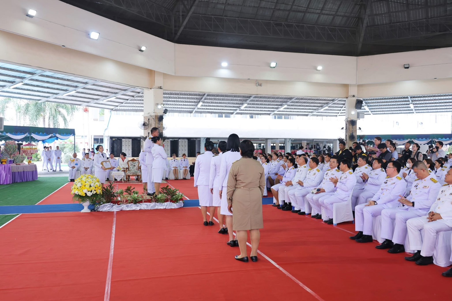 💐👍🏻 พช.ชลบุรี ร่วมพิธีถวายราชสักการะเนื่องในวันที่ระลึกพระบาทสมเด็จพระนั่งเกล้าเจ้าอยู่หัว พระมหาเจษฎาราชเจ้า และวันข้าราชการพลเรือน ประจำปี 2568