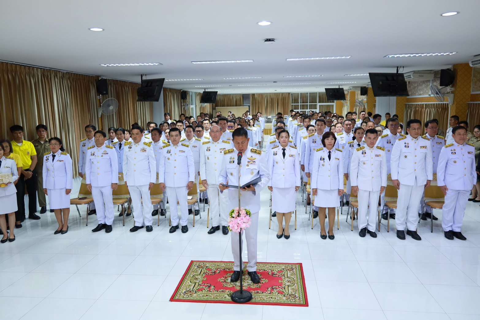 🌻✨พช.ชลบุรี ร่วมพิธีรับเหรียญที่ระลึกพระราชทาน เนื่องในวันข้าราชการพลเรือน และวันคล้ายวันสถาปนากระทรวงมหาดไทย ครบรอบ 133 ปี วันที่ 1 เมษายน 2568 กรมการพัฒนาชุมชน กระทรวงมหาดไทย