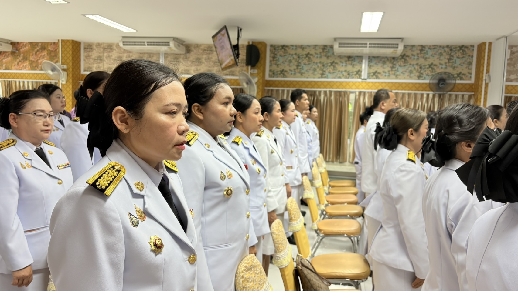 🌻✨พช.ชลบุรี ร่วมพิธีรับเหรียญที่ระลึกพระราชทาน เนื่องในวันข้าราชการพลเรือน และวันคล้ายวันสถาปนากระทรวงมหาดไทย ครบรอบ 133 ปี วันที่ 1 เมษายน 2568 กรมการพัฒนาชุมชน กระทรวงมหาดไทย