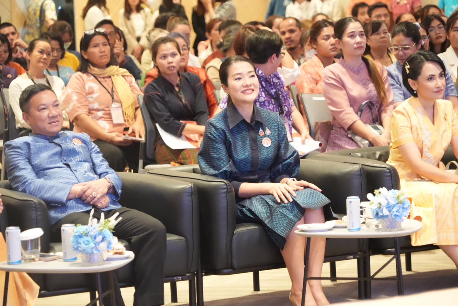 🌊🌊 พช.ชลบุรี ร่วมพิธีเปิด Coaching ผ้าลายพระราชทาน “ผ้าลายสิริราชพัสตราภรณ์” พร้อมทีมผู้เชี่ยวชาญชั้นนำระดับประเทศ สานต่อสายใยองค์ความรู้ สู่ยอดศิลปิน OTOP ผ้าไทยภาคกลาง