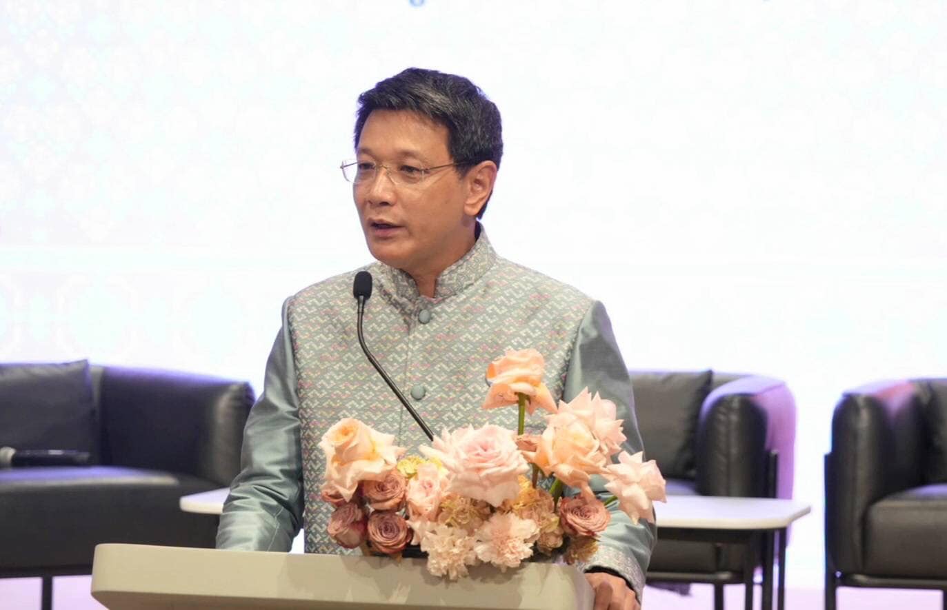 🌊🌊 พช.ชลบุรี ร่วมพิธีเปิด Coaching ผ้าลายพระราชทาน “ผ้าลายสิริราชพัสตราภรณ์” พร้อมทีมผู้เชี่ยวชาญชั้นนำระดับประเทศ สานต่อสายใยองค์ความรู้ สู่ยอดศิลปิน OTOP ผ้าไทยภาคกลาง