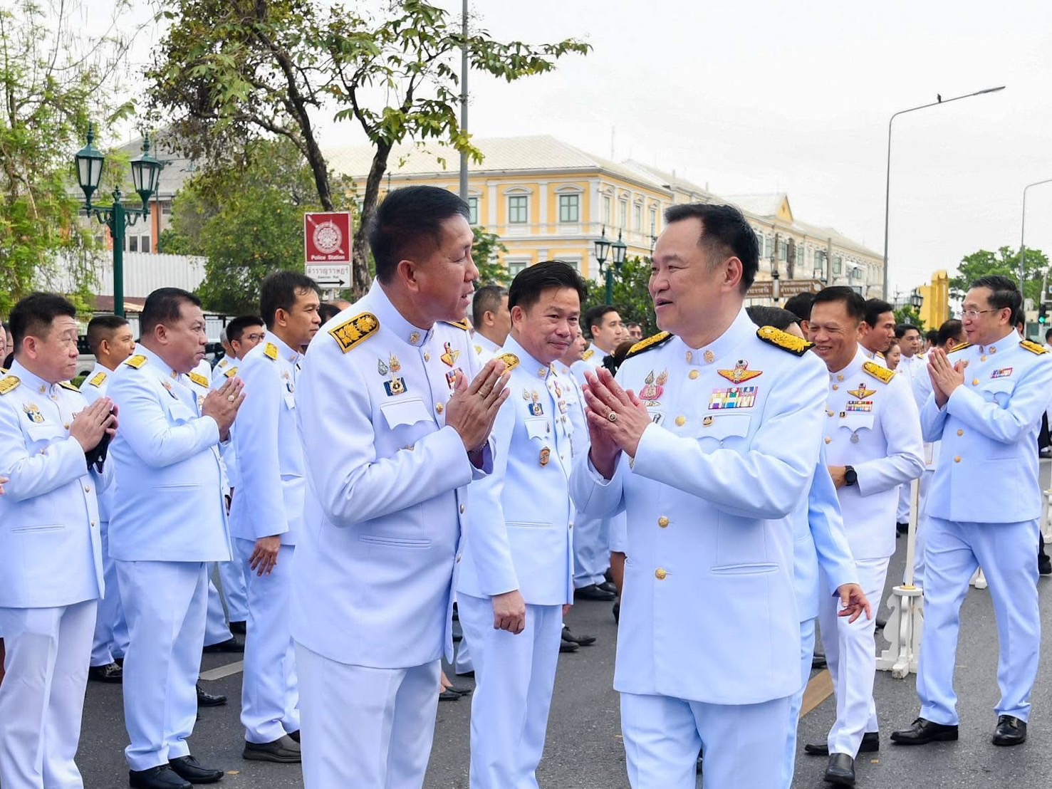 💐 ร่วมพิธีวางพานพุ่มดอกไม้ เนื่องในวันที่ระลึกคล้ายวันสถาปนากระทรวงมหาดไทย ประจำปี 2568 ครบรอบ 133 ปี แห่งวันสถาปนากระทรวงมหาดไทย