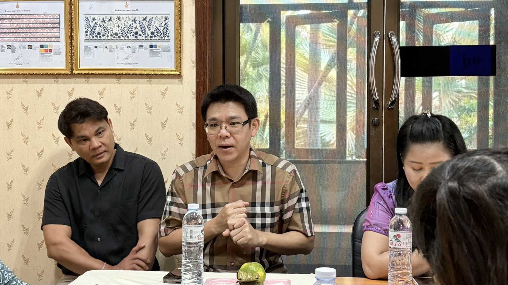 💻 พช.ชลบุรี รับการตรวจติดตามงานโครงการที่เช่าวงจรสื่อสารอินเทอร์เน็ตความเร็วสูง 4 ระดับ ปีงบประมาณ พ.ศ.2568