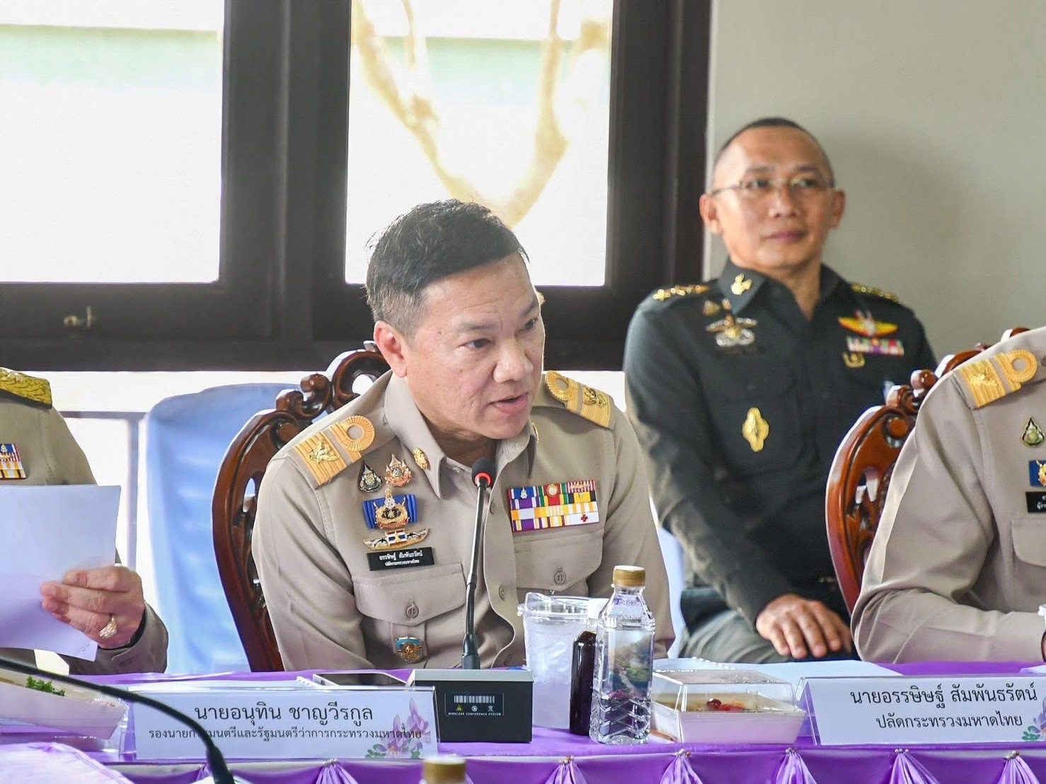 🌊🌊 เลขานุการในพระองค์ พระบาทสมเด็จพระเจ้าอยู่หัว นำทีมติดตามโครงการพัฒนาเกาะสีชัง เร่งแก้ปัญหาน้ำ-ส่งเสริมท่องเที่ยว ดันเศรษฐกิจท้องถิ่นโต