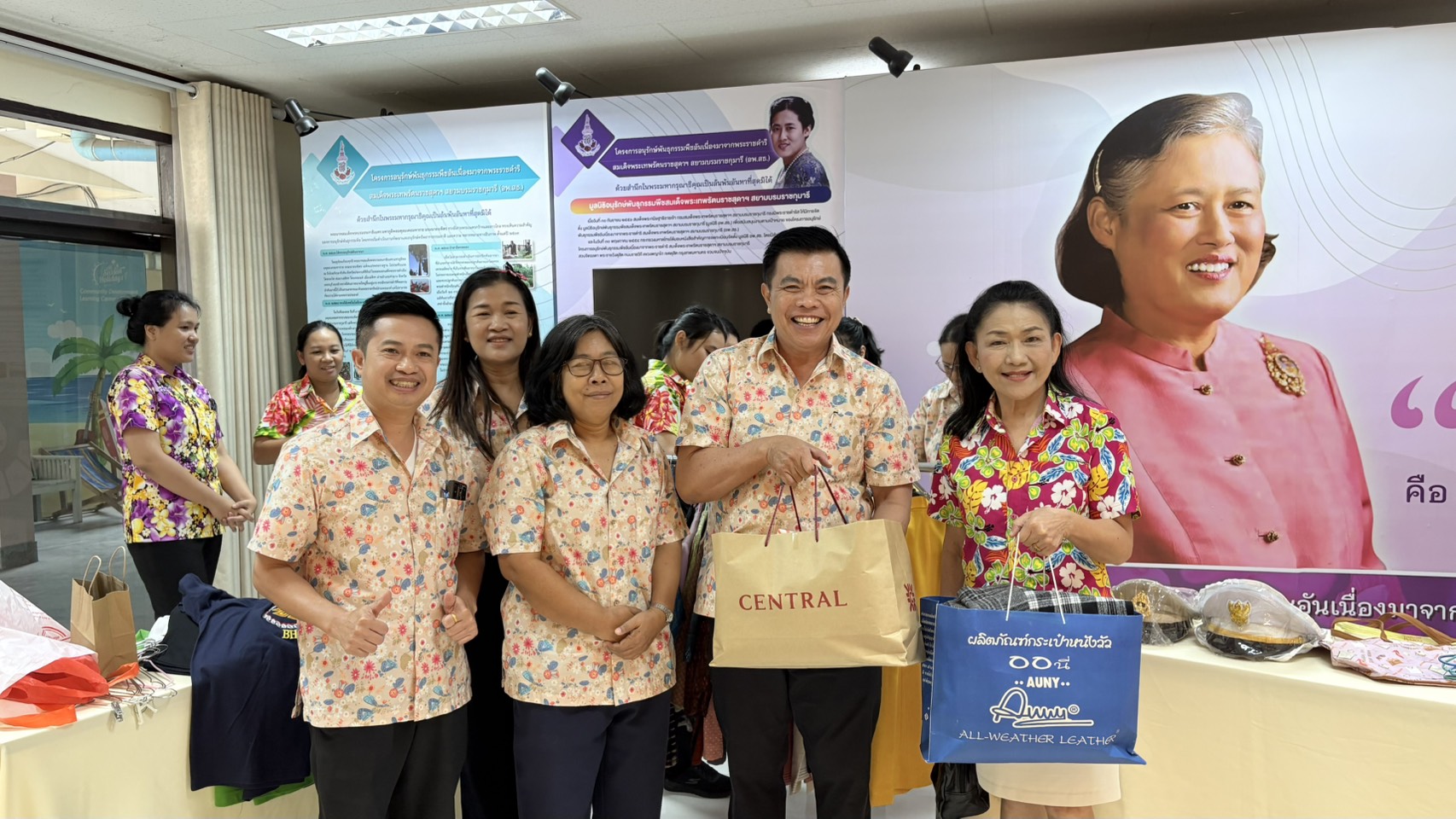 👕👗 พช.ชลบุรี จัดกิจกรรม “แบ่งปัน ด้วยใจ รับไปใส่ต่อ”
