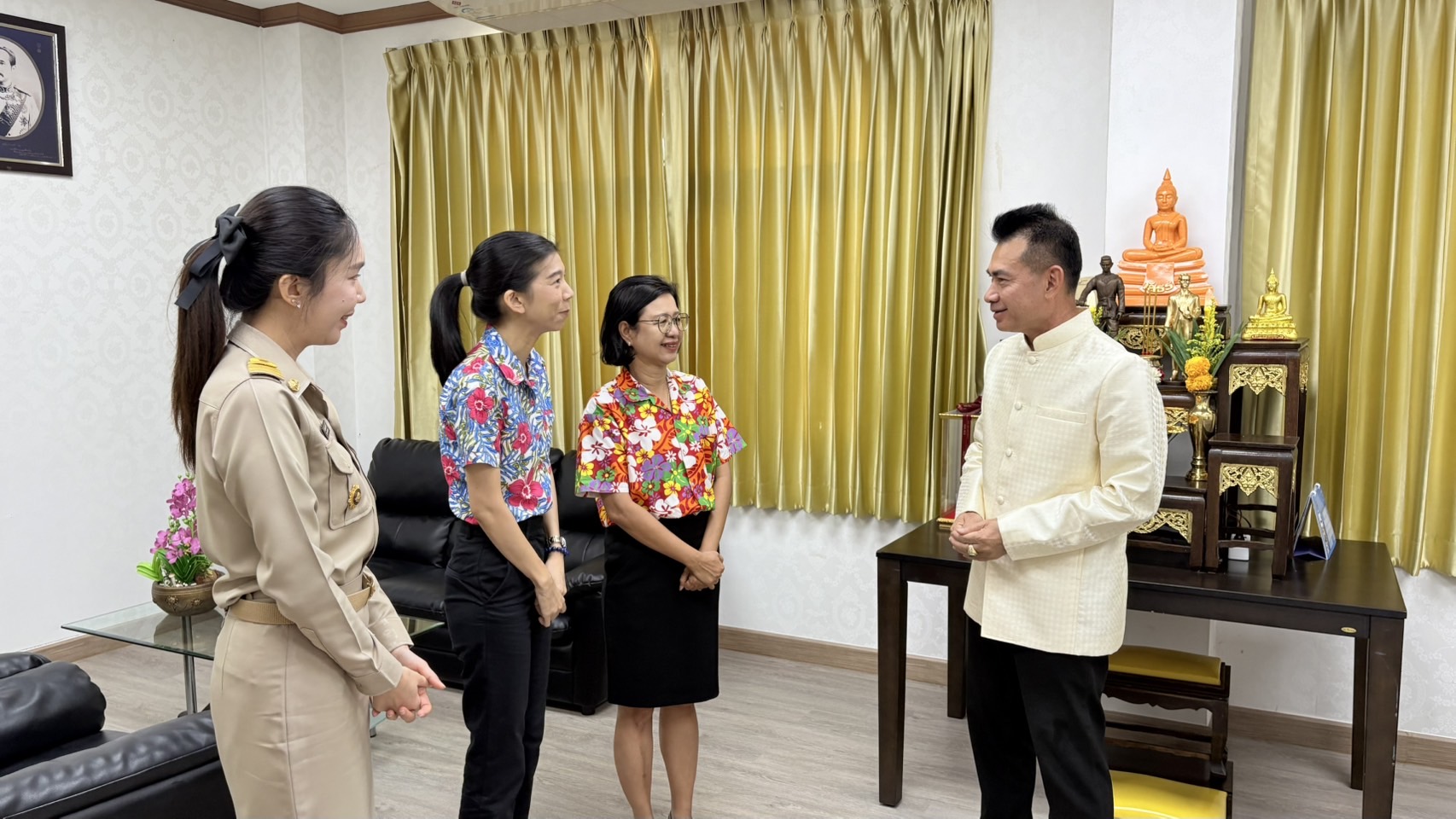 สำนักงานพัฒนาชุมชนจังหวัดชลบุรี 🎉 ขอแสดงความยินดี 🎉 กับนางสาวกมลวรรณ สุภากร