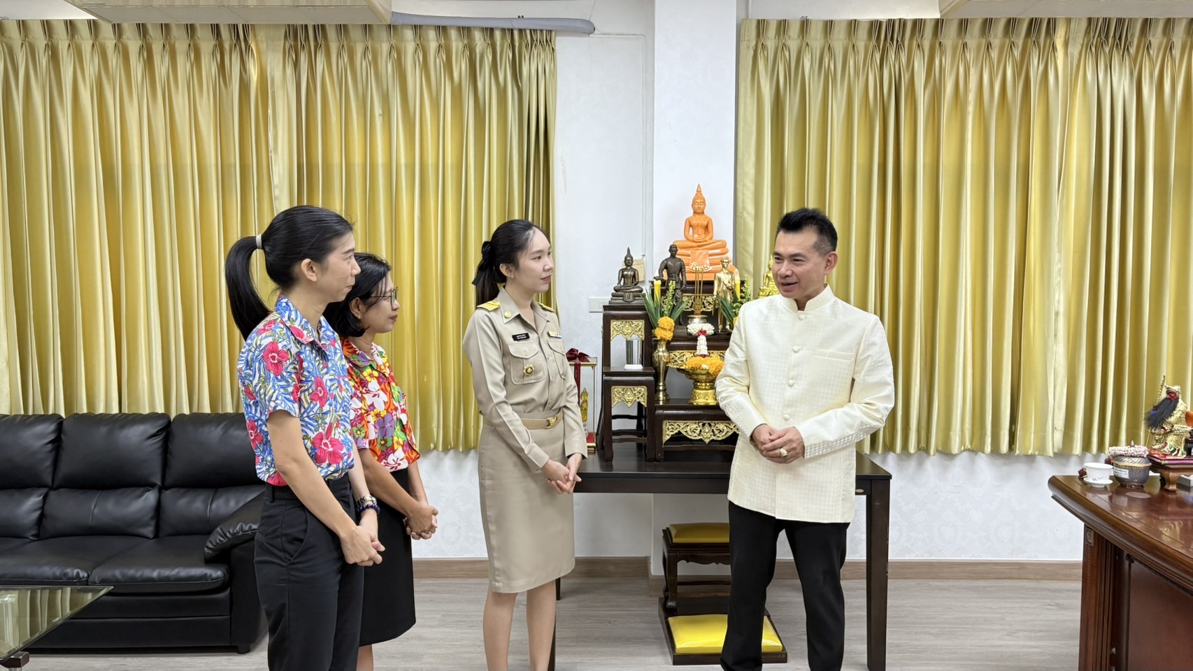 สำนักงานพัฒนาชุมชนจังหวัดชลบุรี 🎉 ขอแสดงความยินดี 🎉 กับนางสาวกมลวรรณ สุภากร