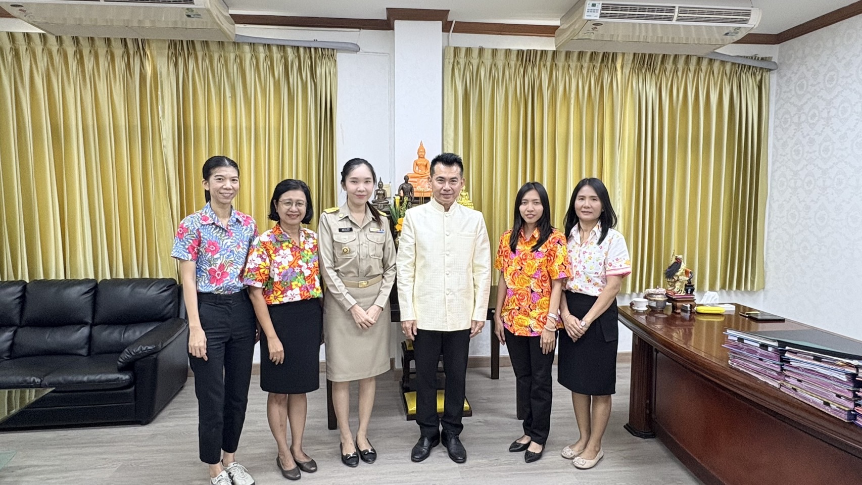 สำนักงานพัฒนาชุมชนจังหวัดชลบุรี 🎉 ขอแสดงความยินดี 🎉 กับนางสาวกมลวรรณ สุภากร