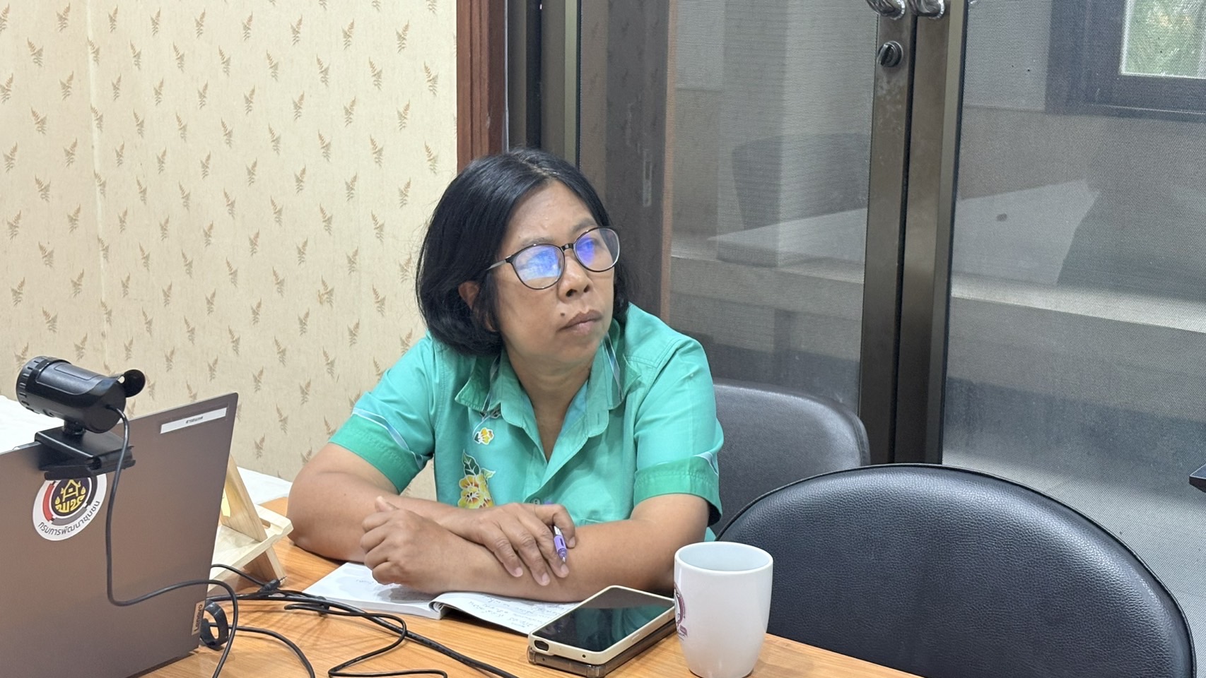 🌊 พช. ชลบุรี ประชุมชี้แจงการดำเนินงานประเด็นเน้นย้ำของอธิบดีกรมการพัฒนาชุมชน ประจำปี 2568 ในประเด็นการขับเคลื่อนหมู่บ้านทุนชุมชนขับเคลื่อนเศรษฐกิจฐานรากและแก้ไขปัญหายาเสพติด ไตรมาสที่ 3 – 4